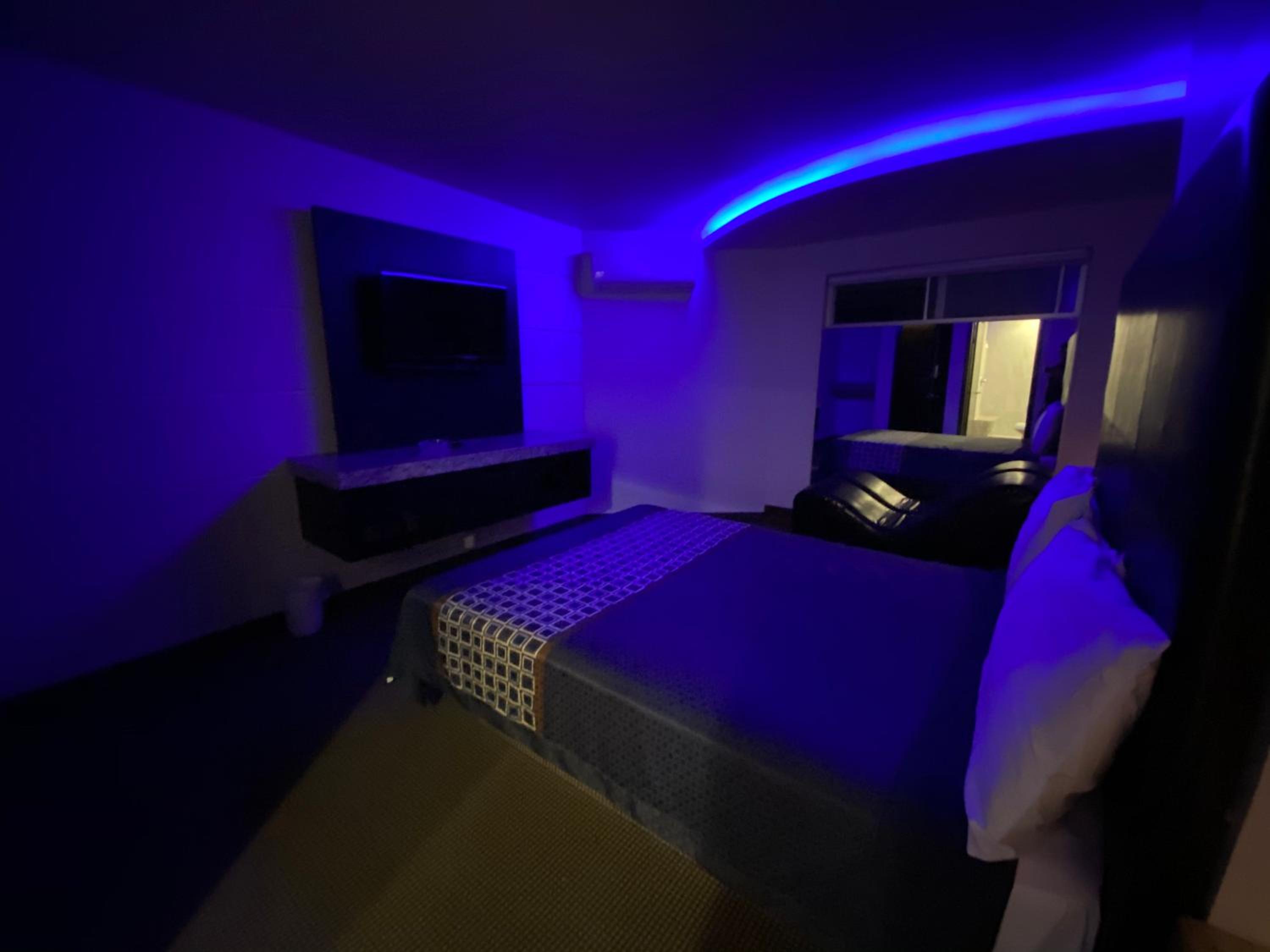 Deluxe Queen Room - Photo 2