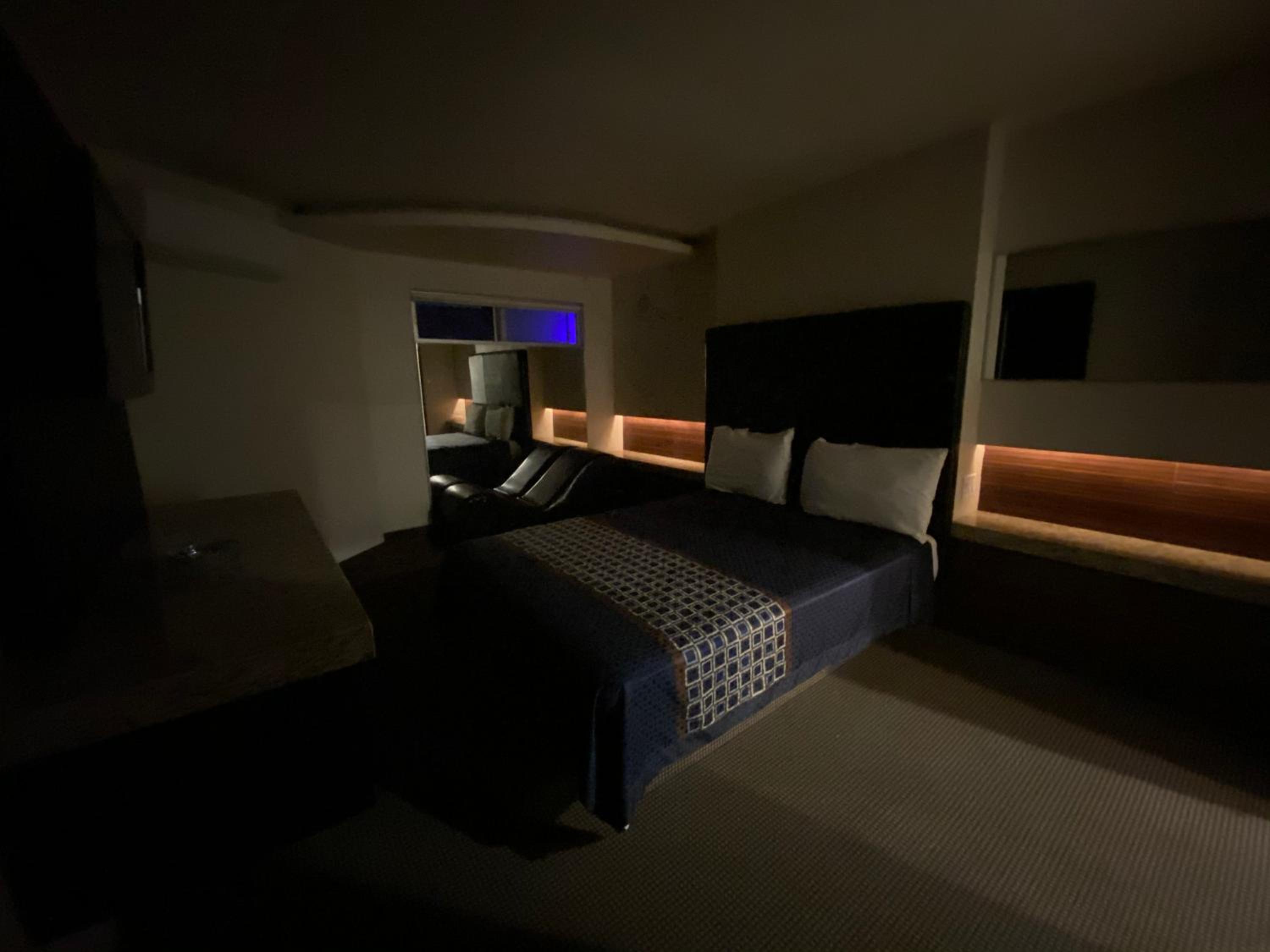 Deluxe Queen Room - Photo 1