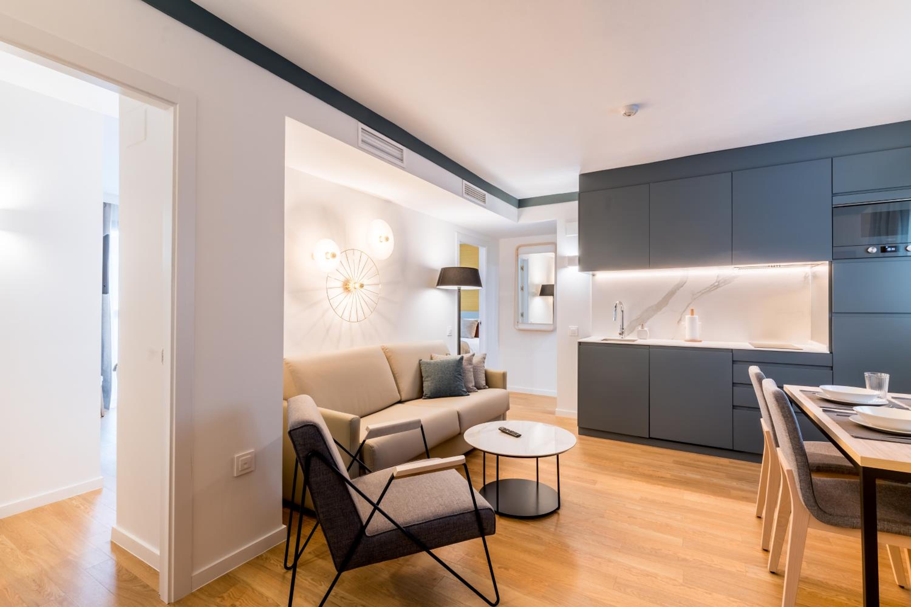 Deluxe Two-Bedroom Apartment - Twin Beds - Photo 13