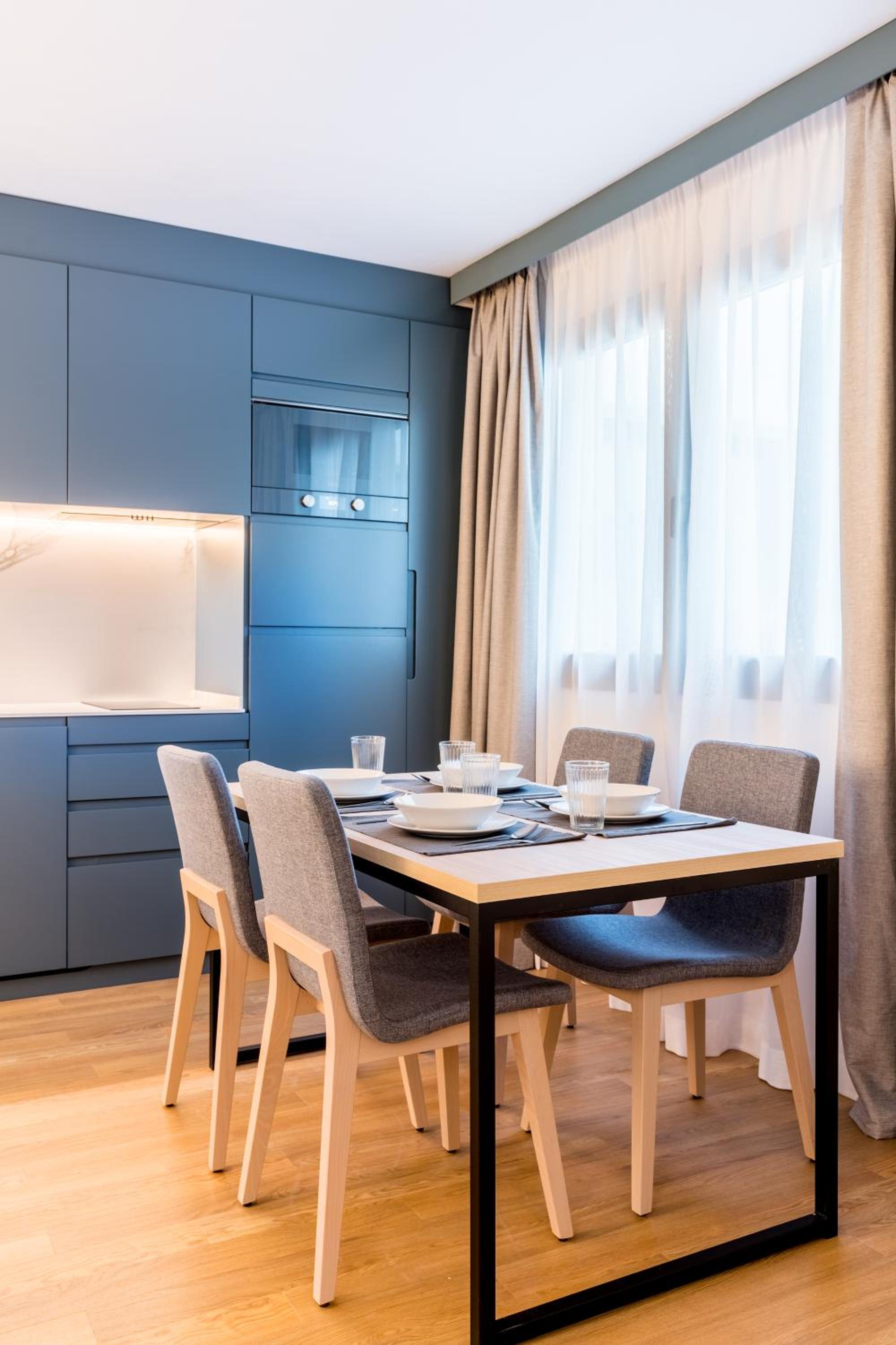 Deluxe Two-Bedroom Apartment - Twin Beds - Photo 9