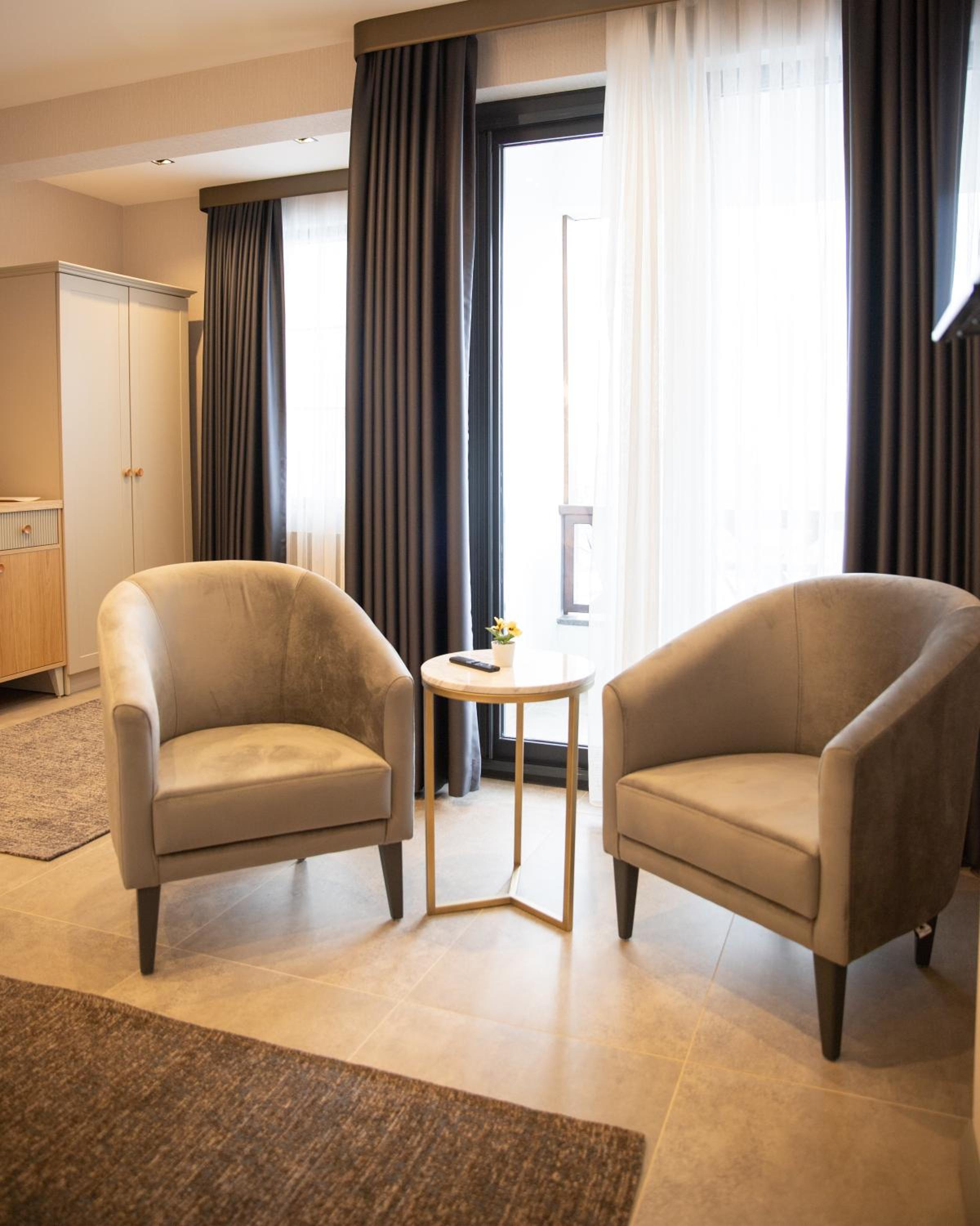 Standard Double Room - Photo 6