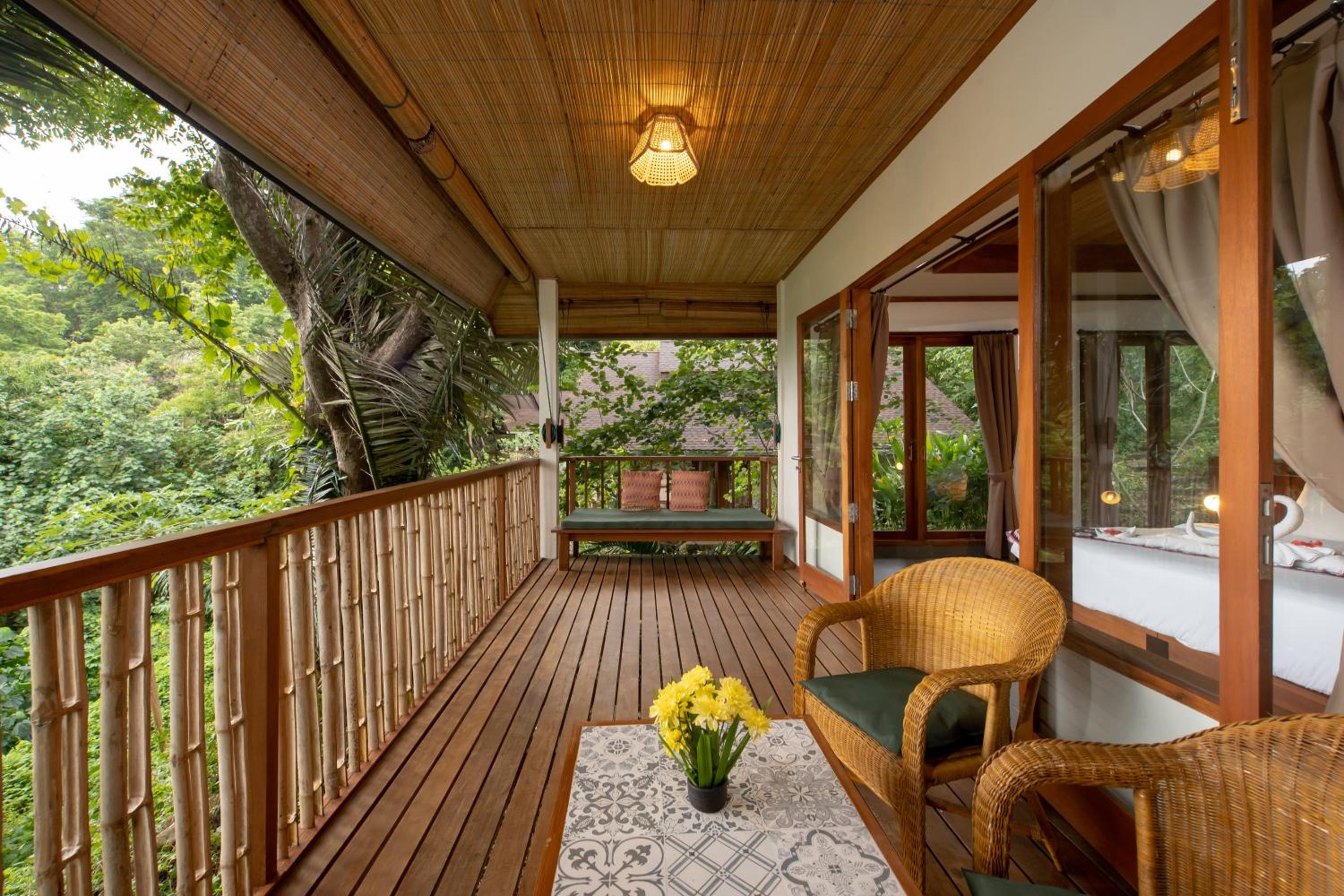 Deluxe Double Room with Side Sea View photo 2