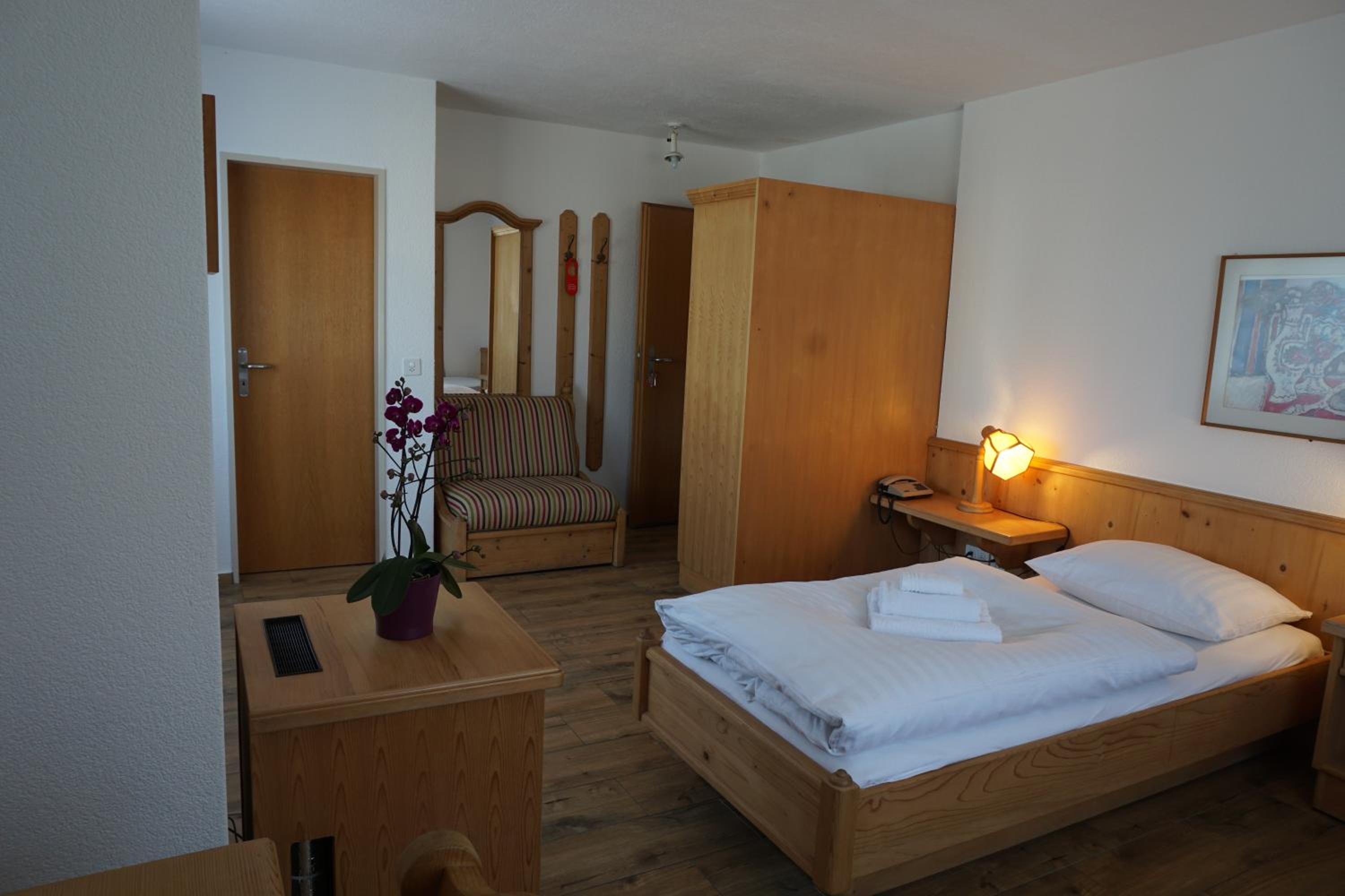 Standard Double Room - Photo 3