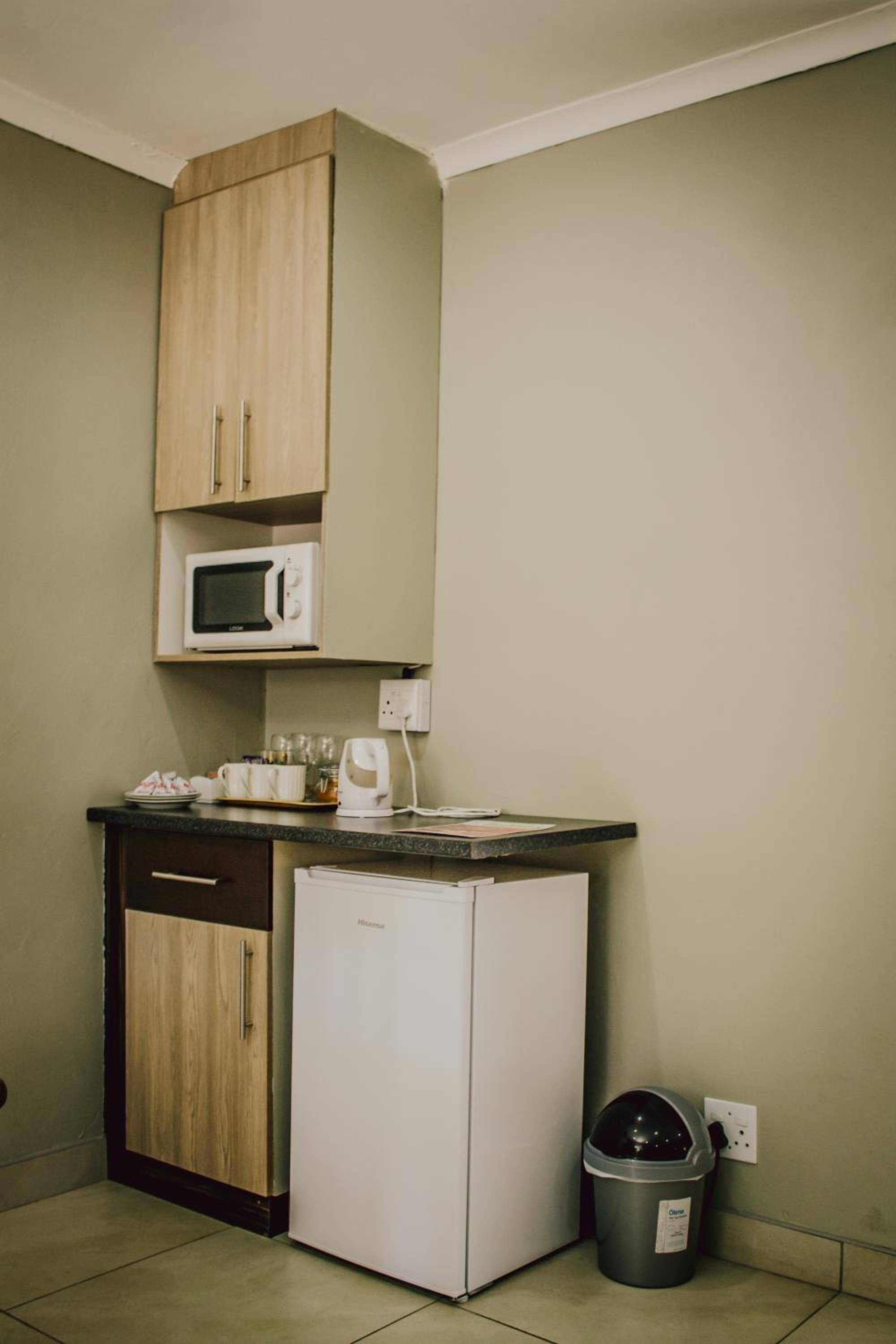 Budget Double Room - Photo 5