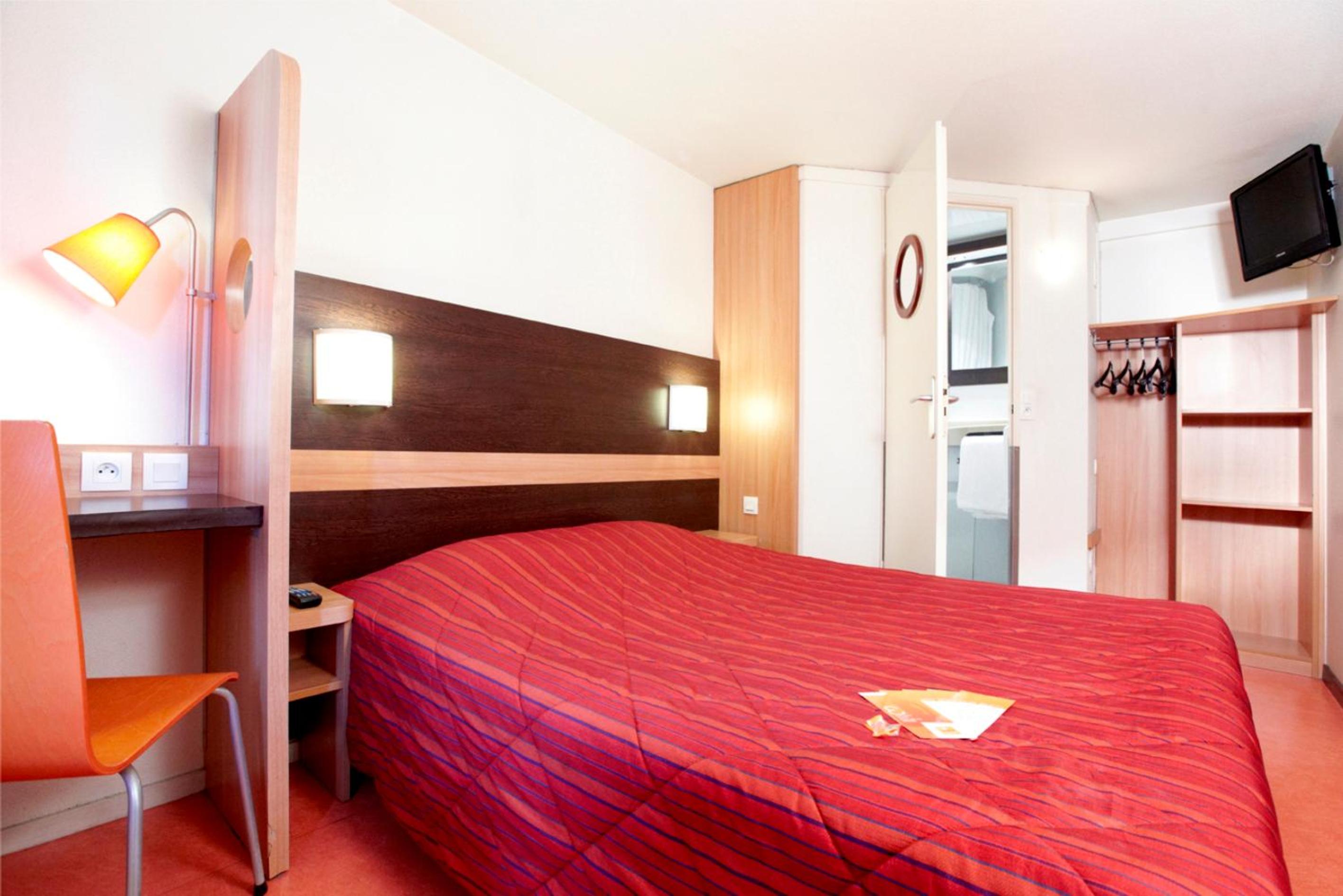 Double Room - Photo 8