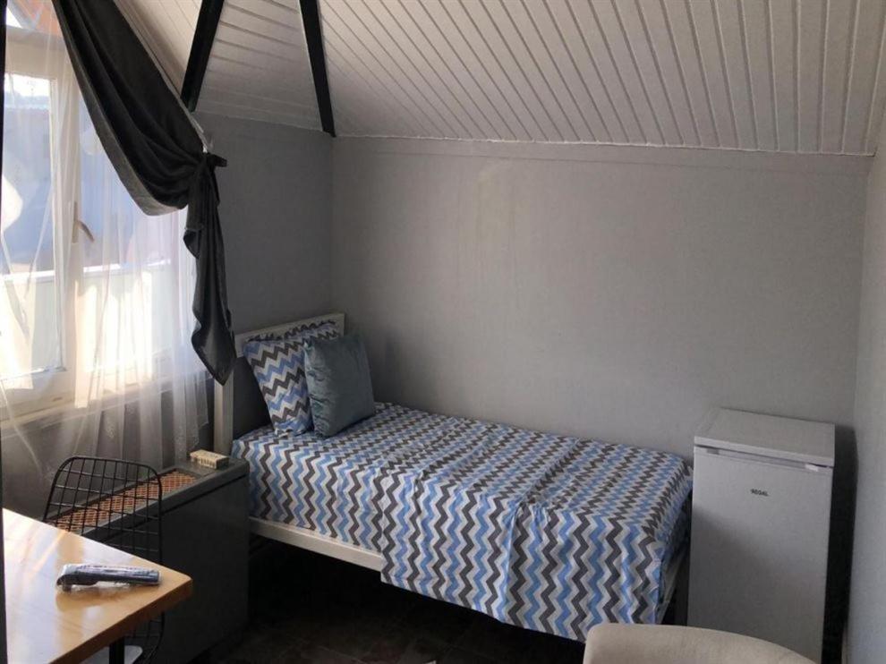 Single Room With Private Bathroom photo 3