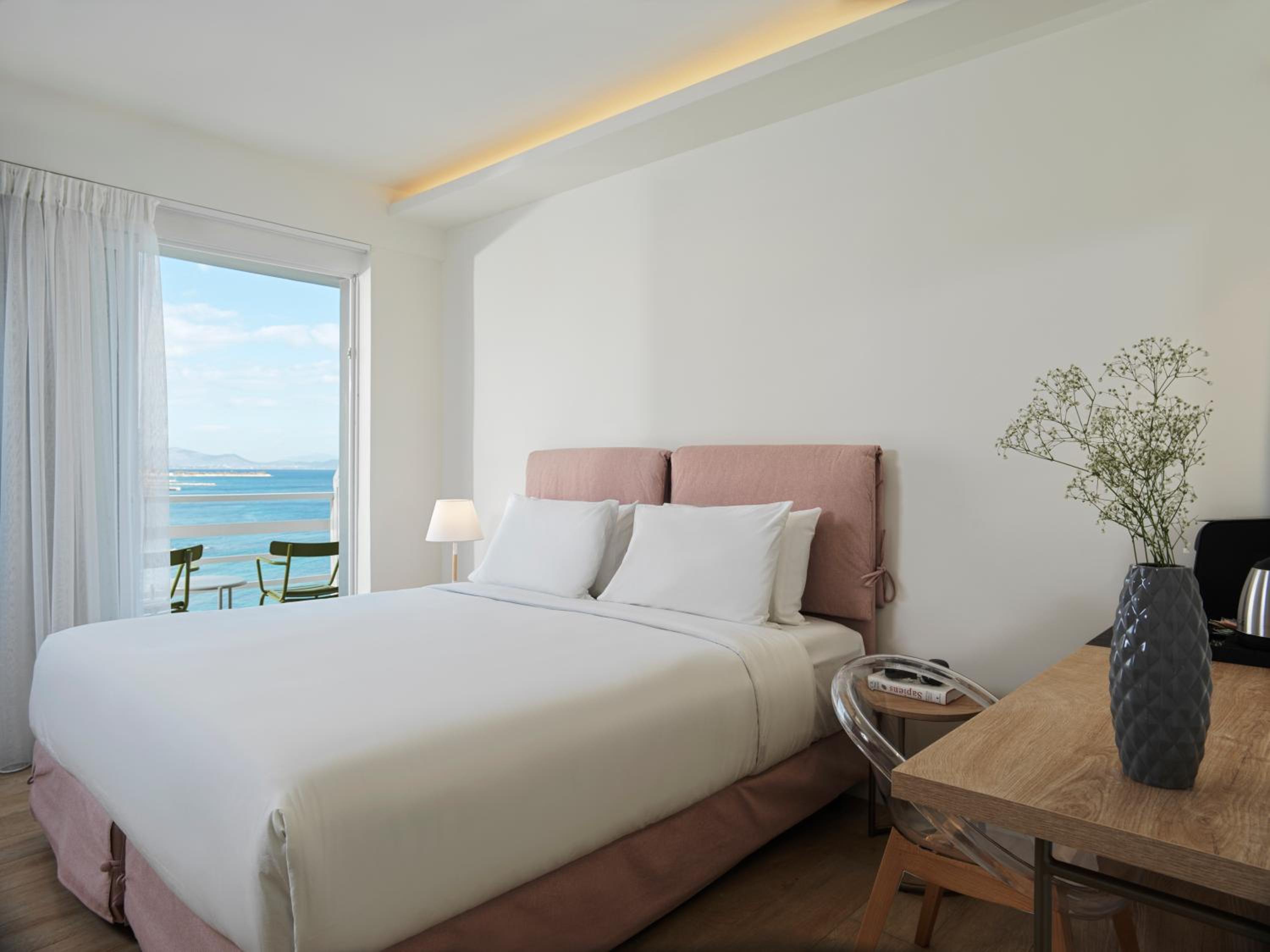 Superior Suite with Side Sea View photo 1