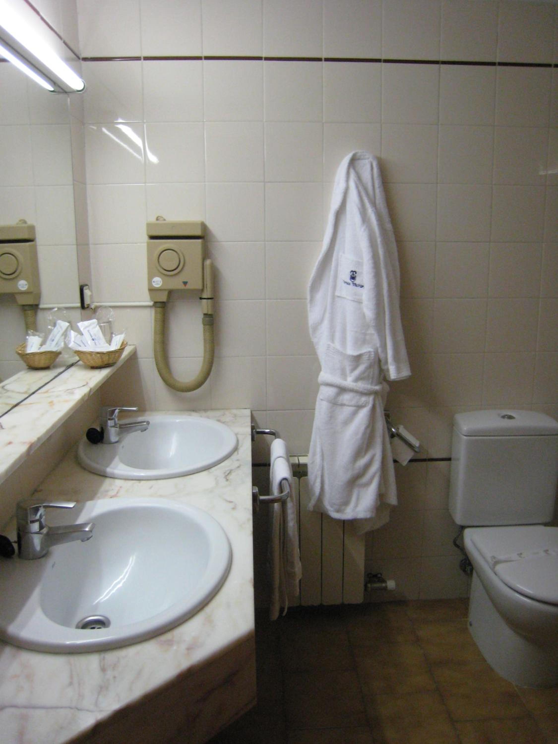 Special Offer - Double or Twin Room with Spa Access - Photo 3
