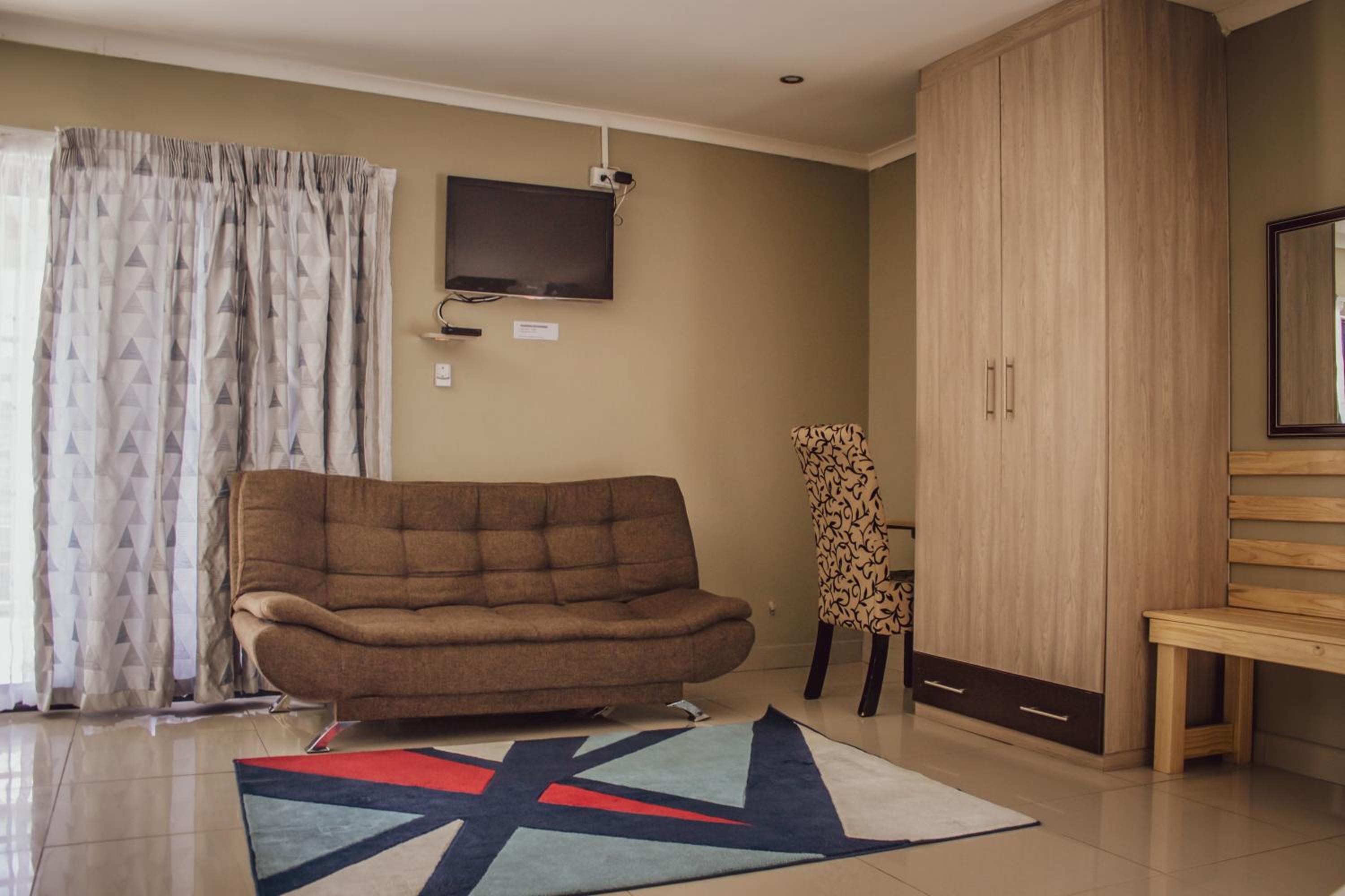 Deluxe Queen Room - Photo 2