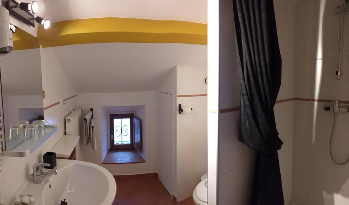 Double Room with Private Bathroom photo 2