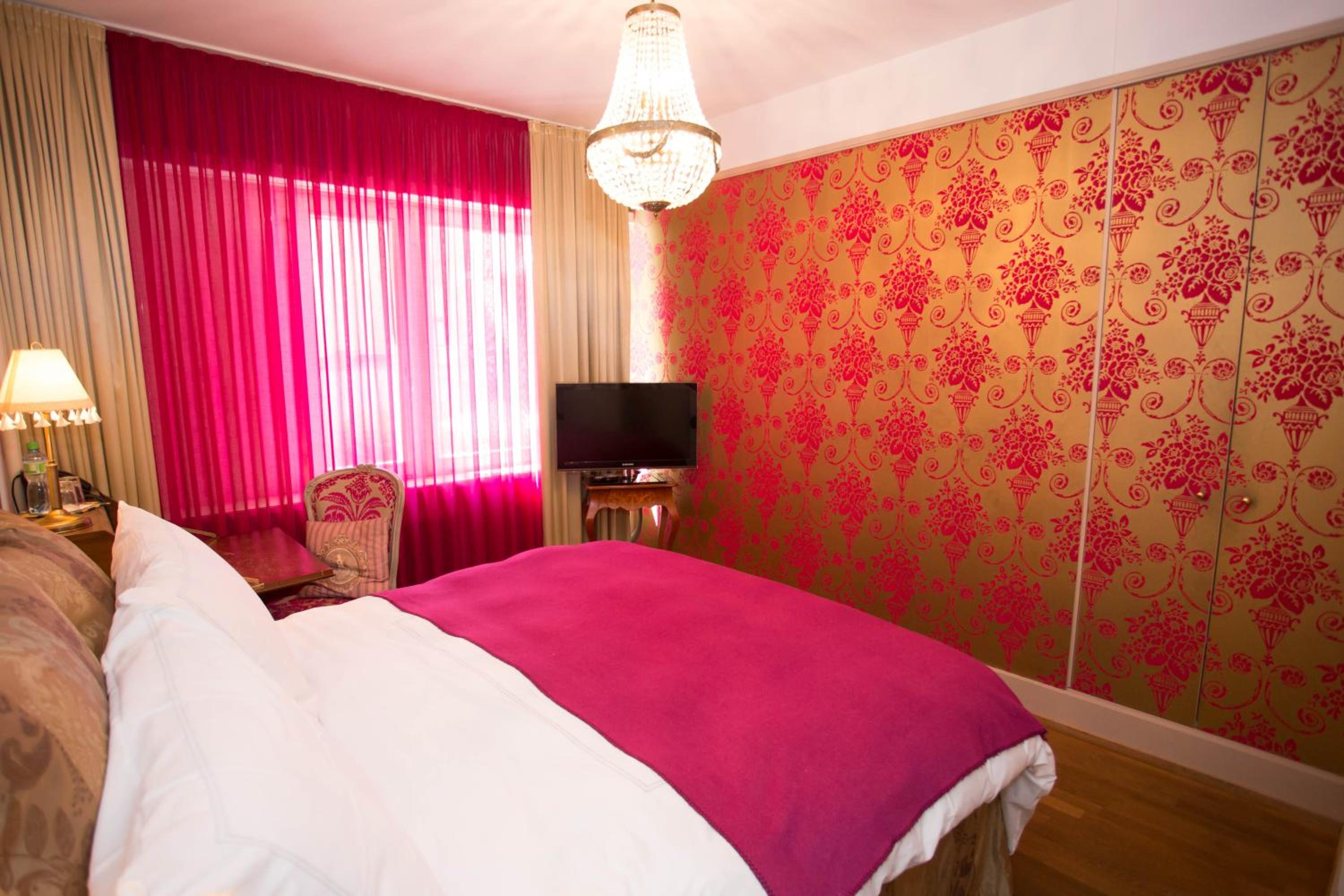 Available room