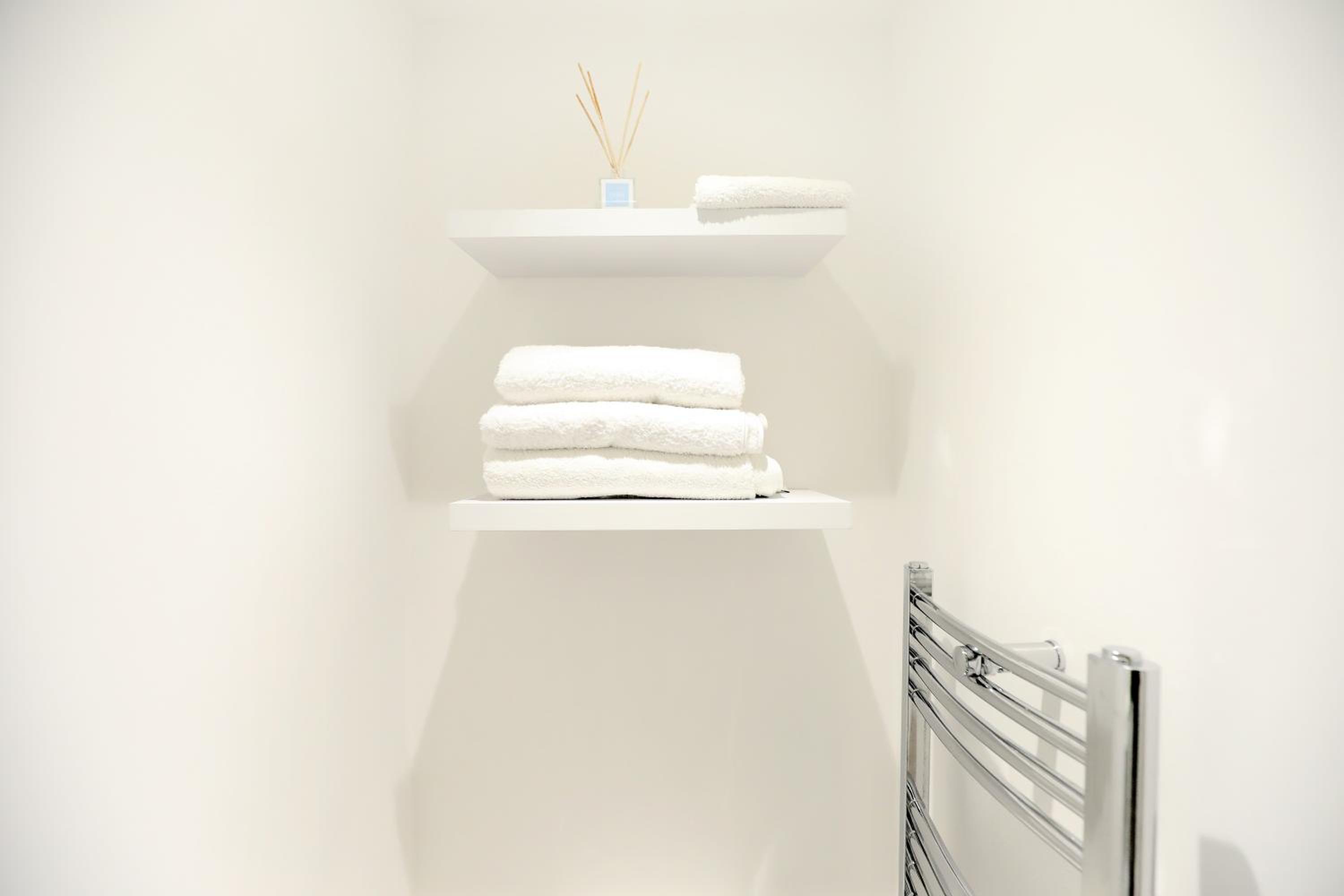 Double Room with Private Bathroom - Photo 5
