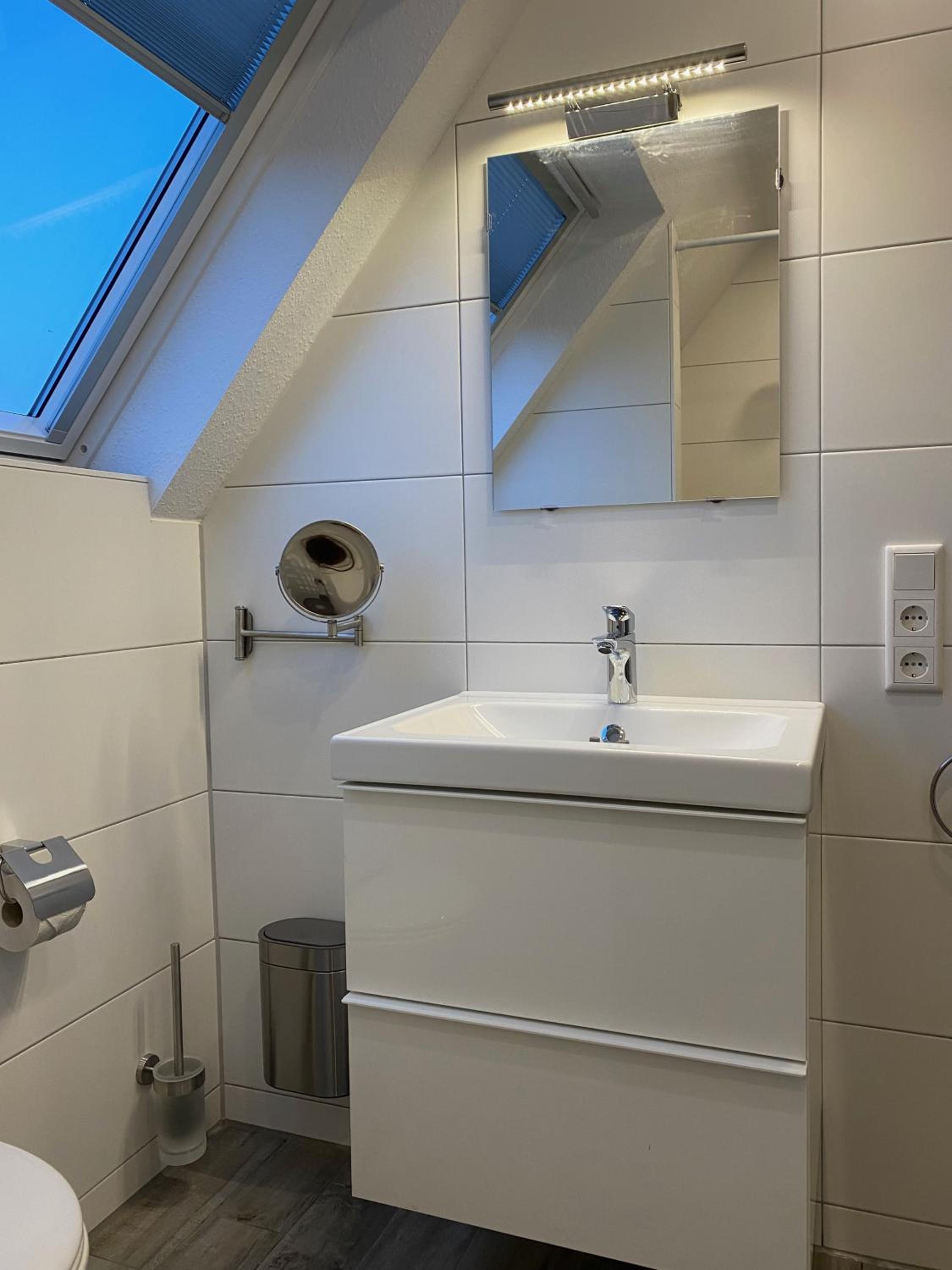 One-Bedroom Apartment with Loggia - Photo 13