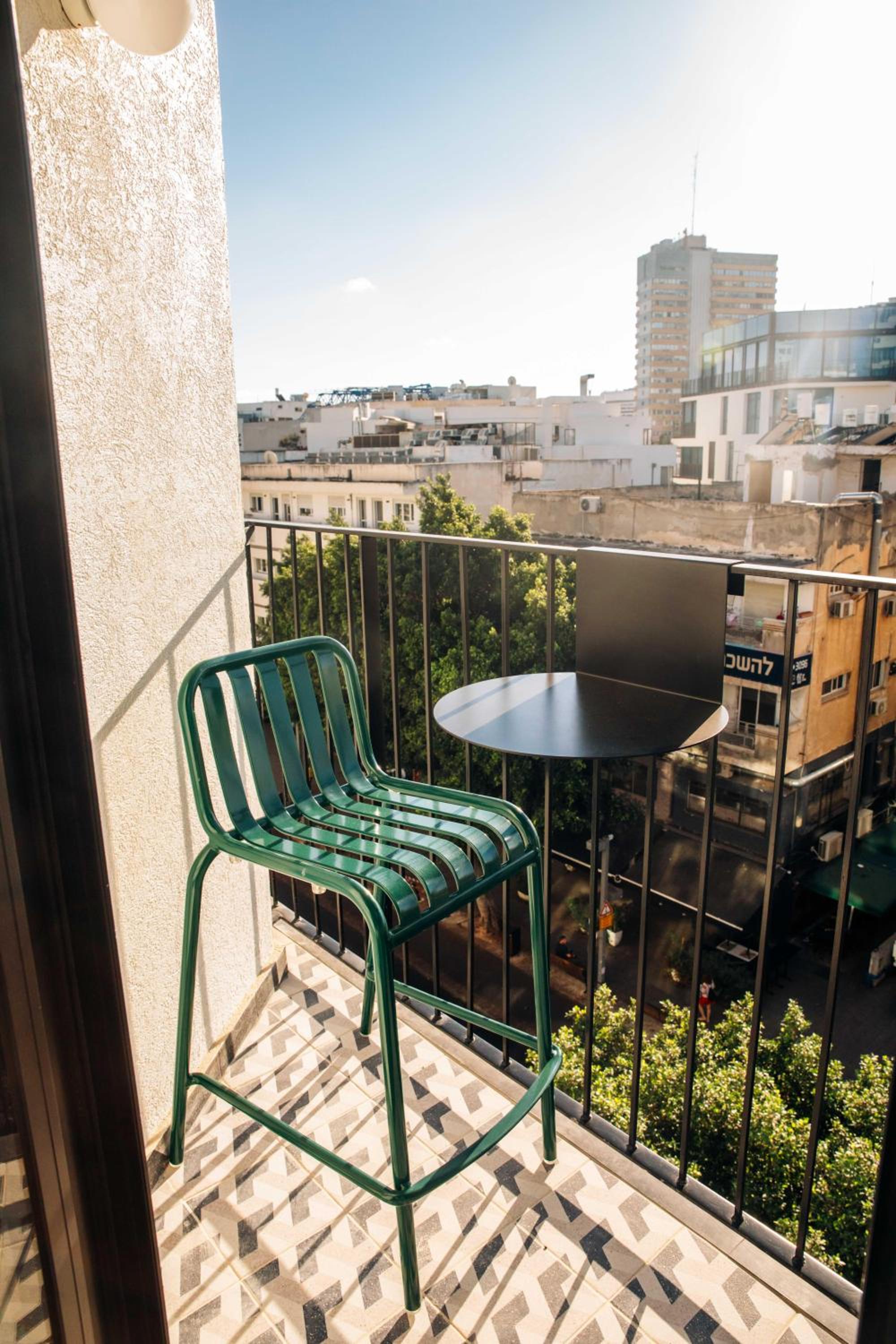 Double Room with Balcony - Photo 2