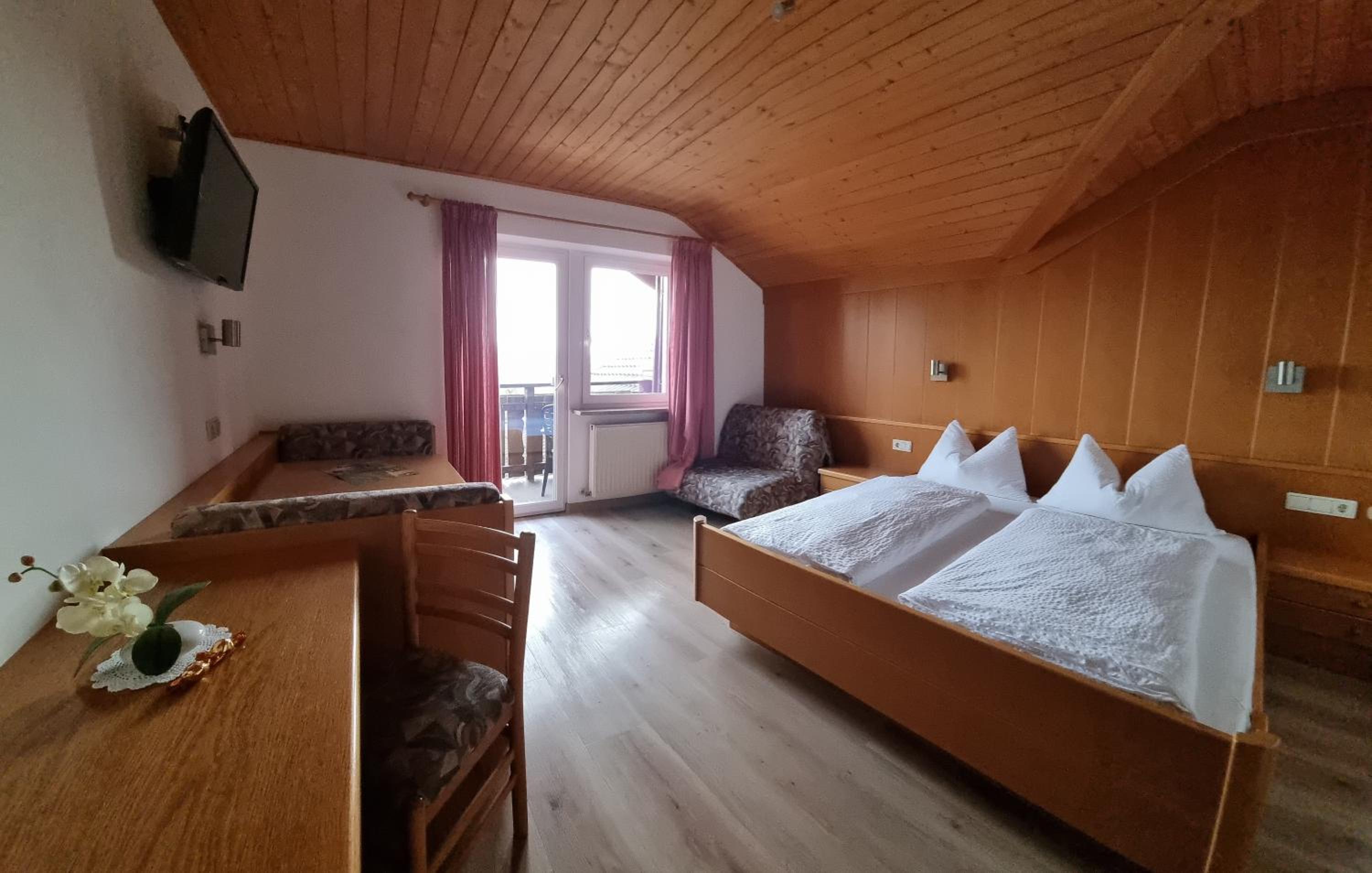 Triple Room with Private Bathroom