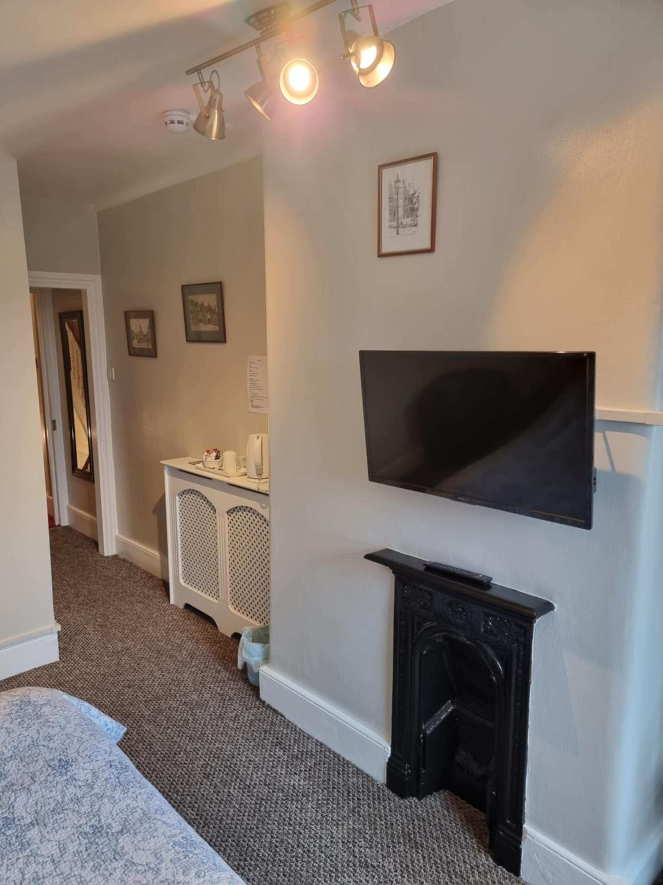 Deluxe Double Room with Bath photo 1