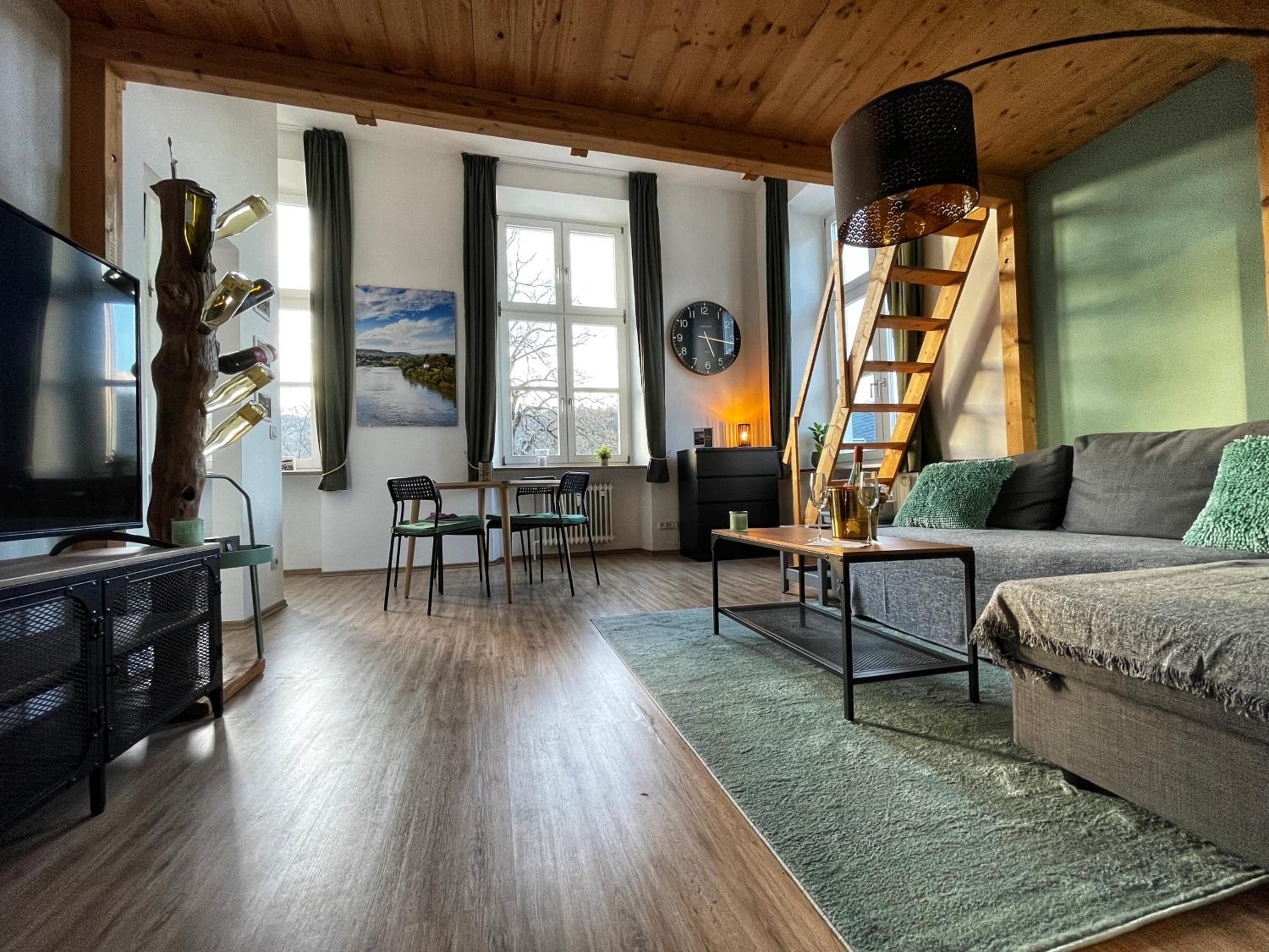 One-Bedroom Apartment photo 1
