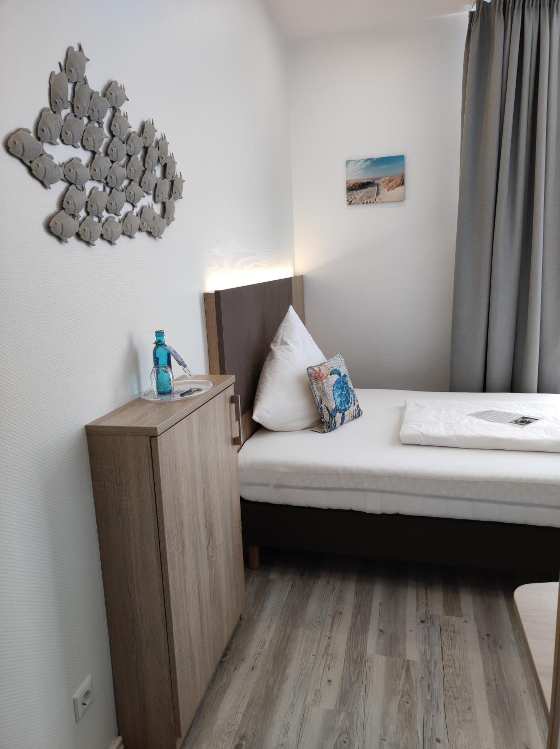 Standard Single Room with Courtyard View
