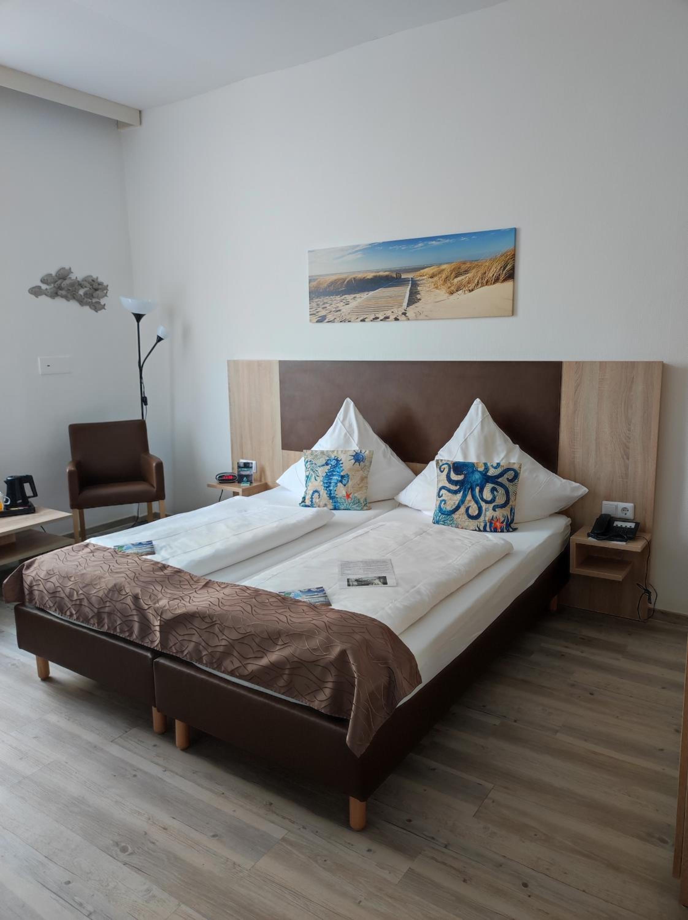 Superior Double Room with Side Sea View