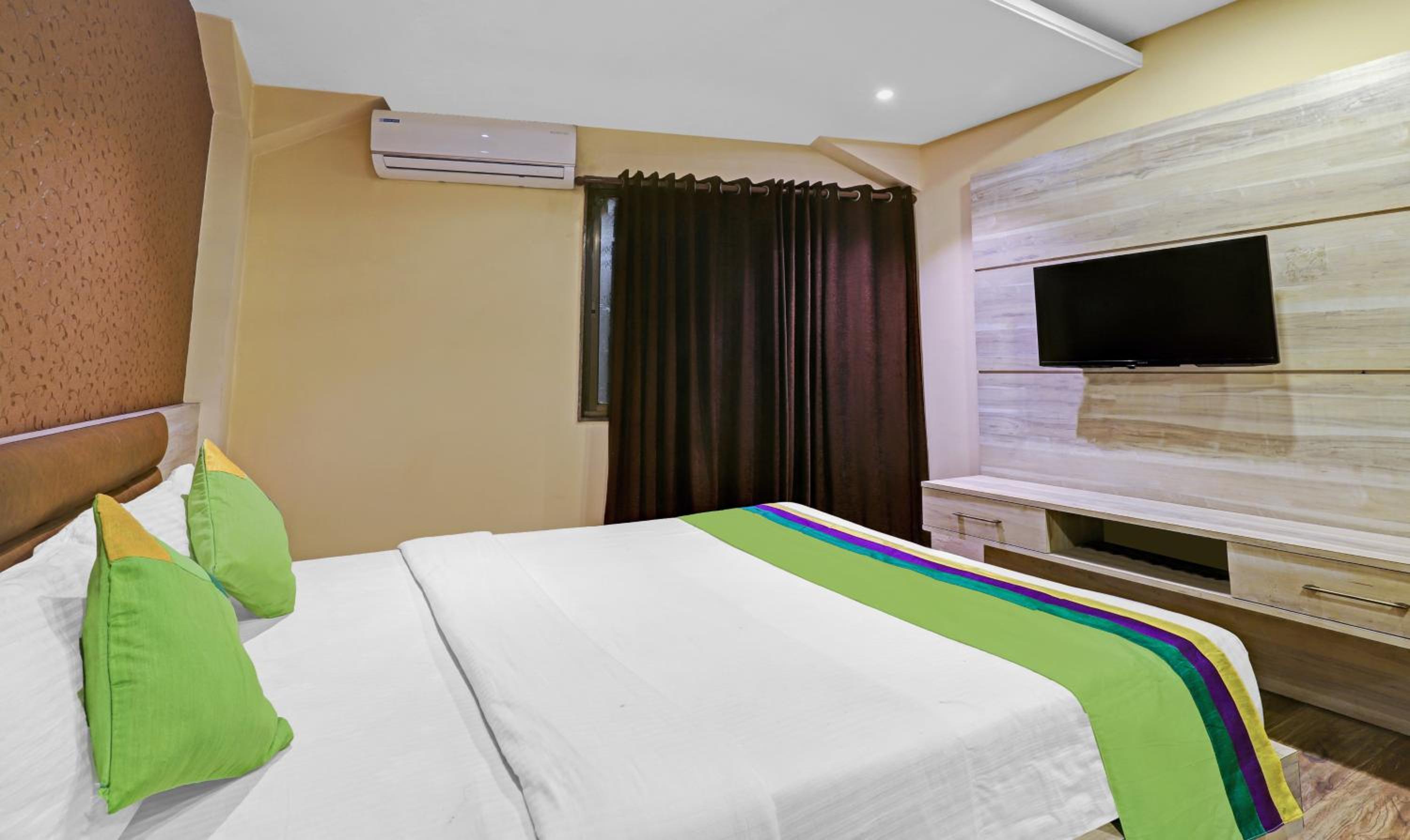 Deluxe Double Room photo 2