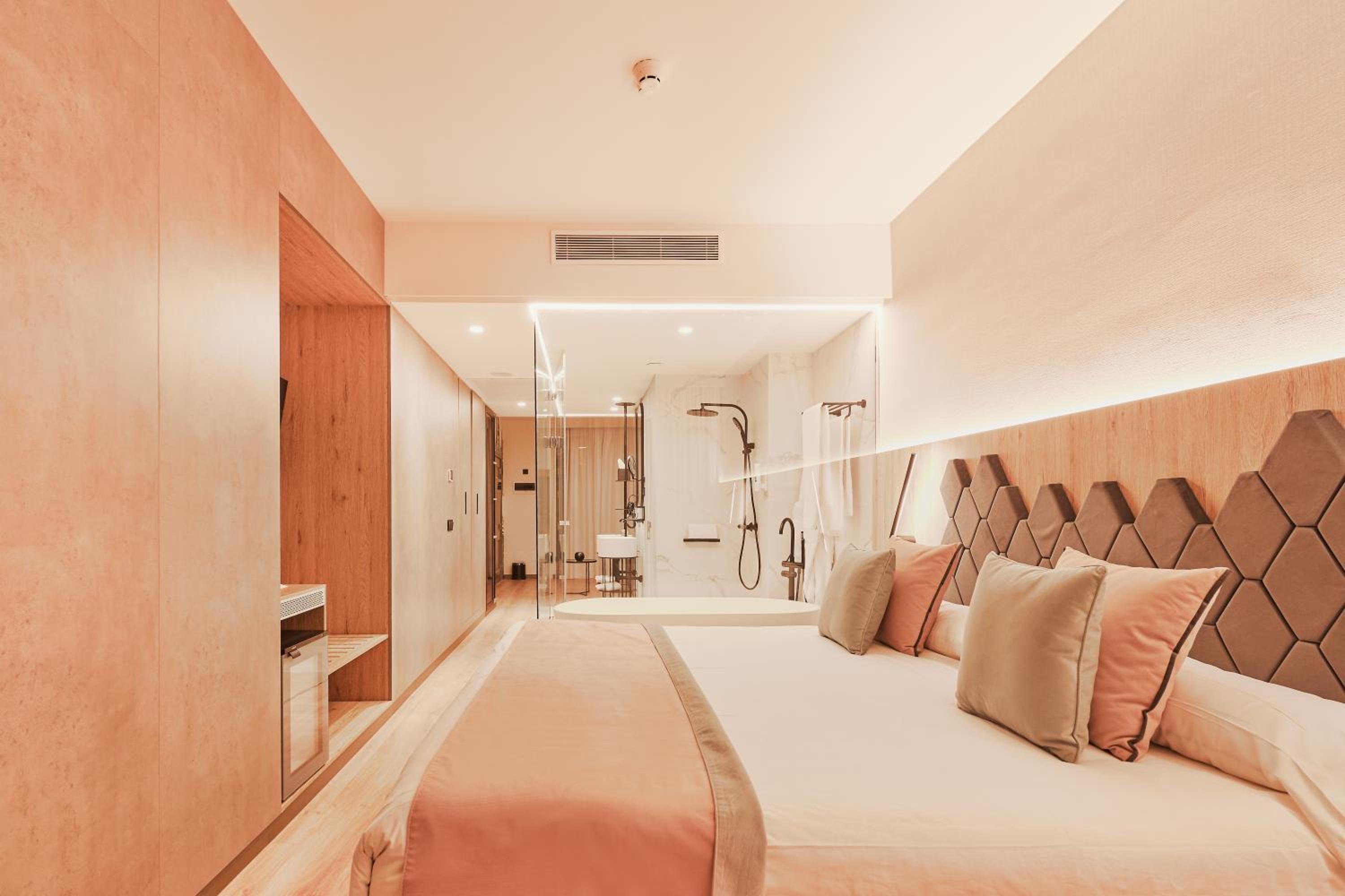 Junior Suite (2 Adults) photo 3