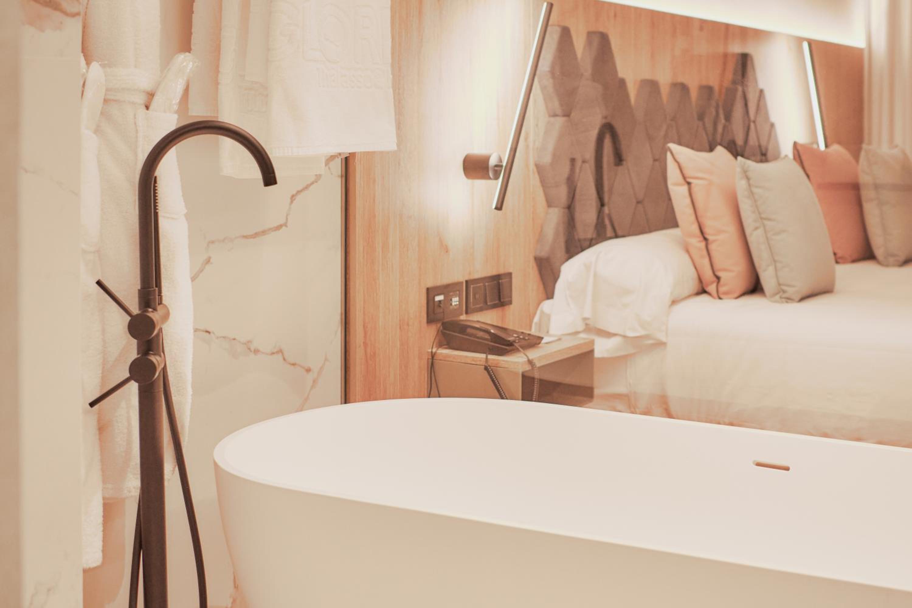 Junior Suite (2 Adults) photo 2