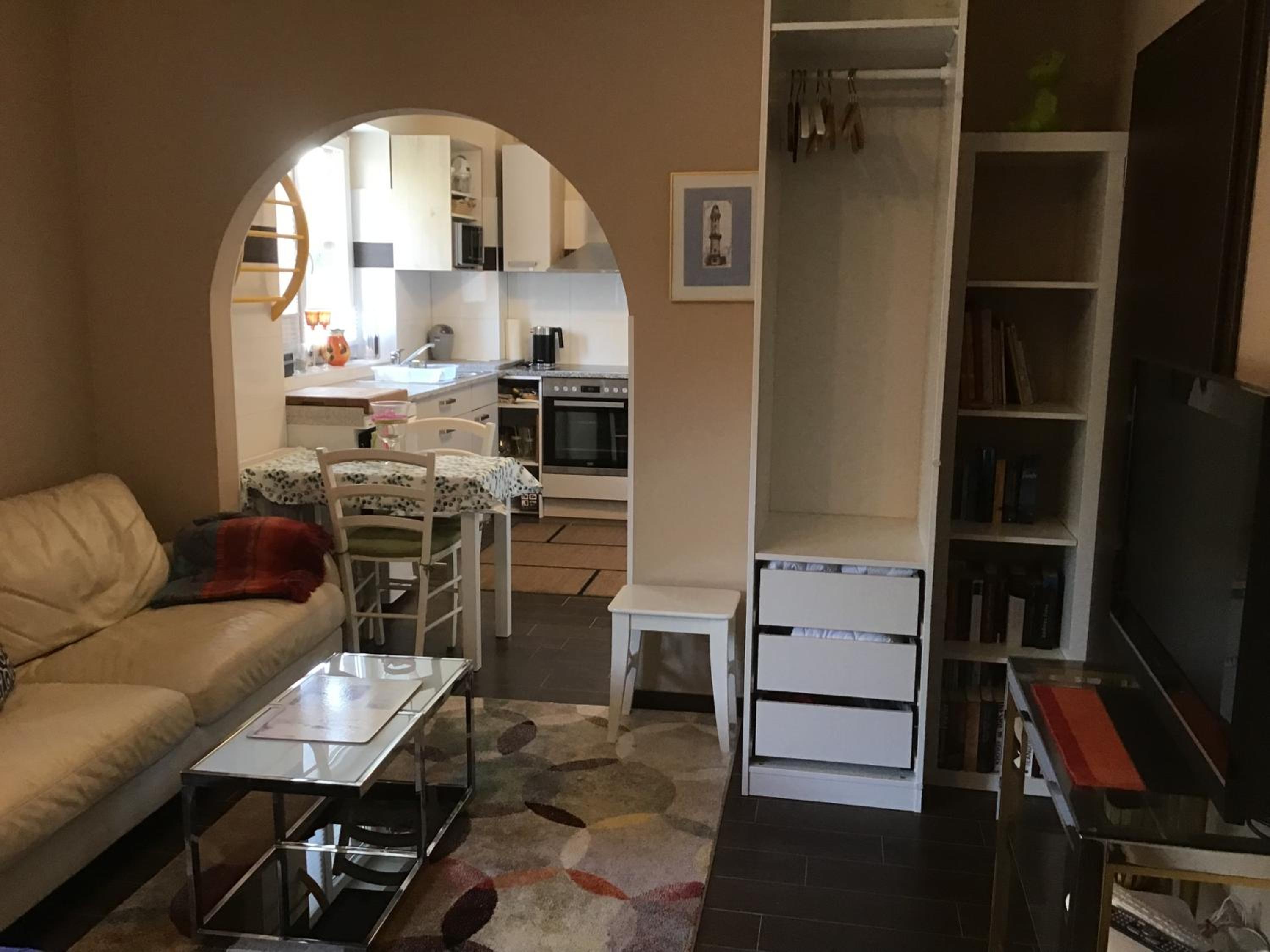 One-Bedroom Apartment photo 1