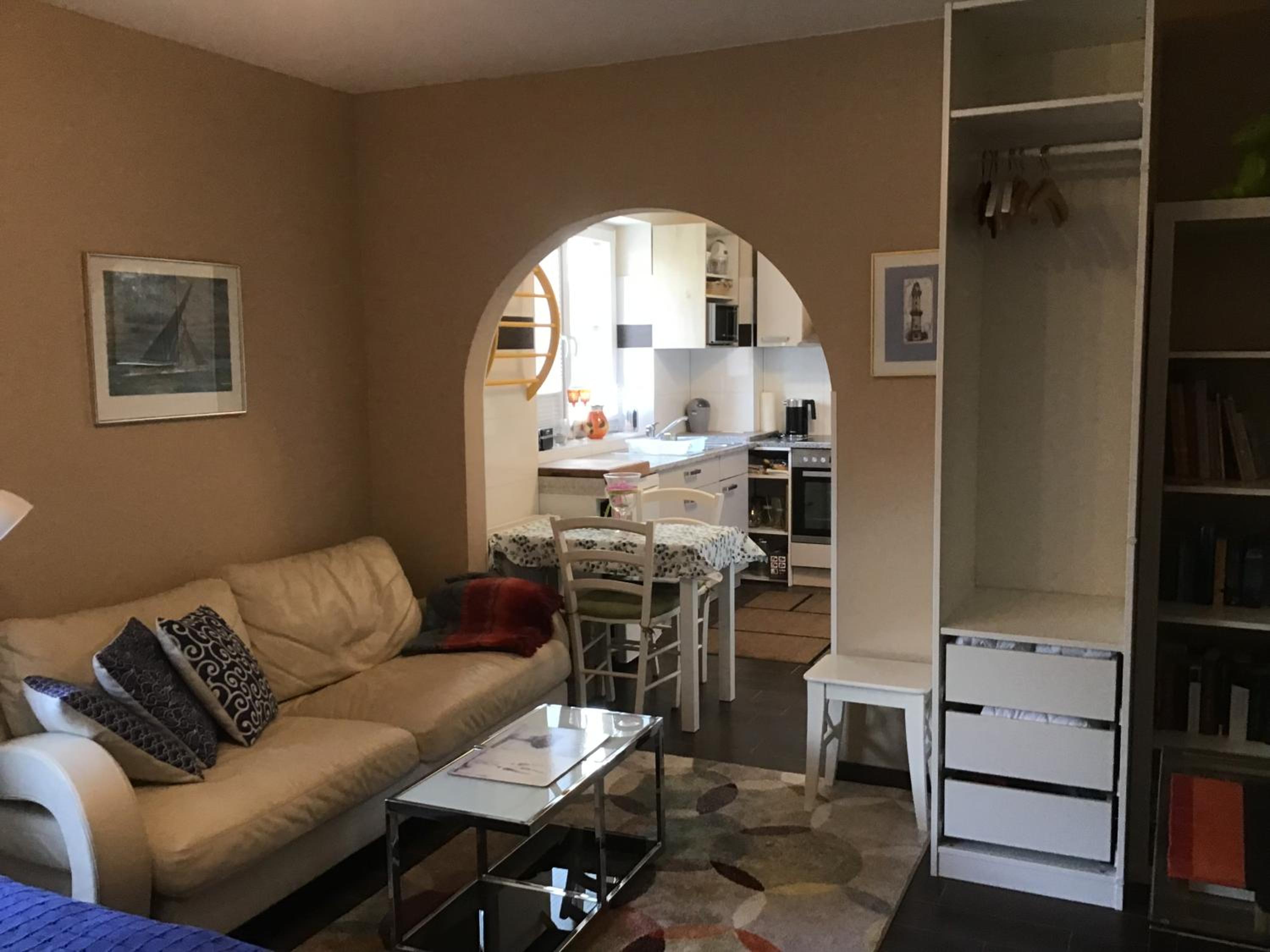 One-Bedroom Apartment photo 2