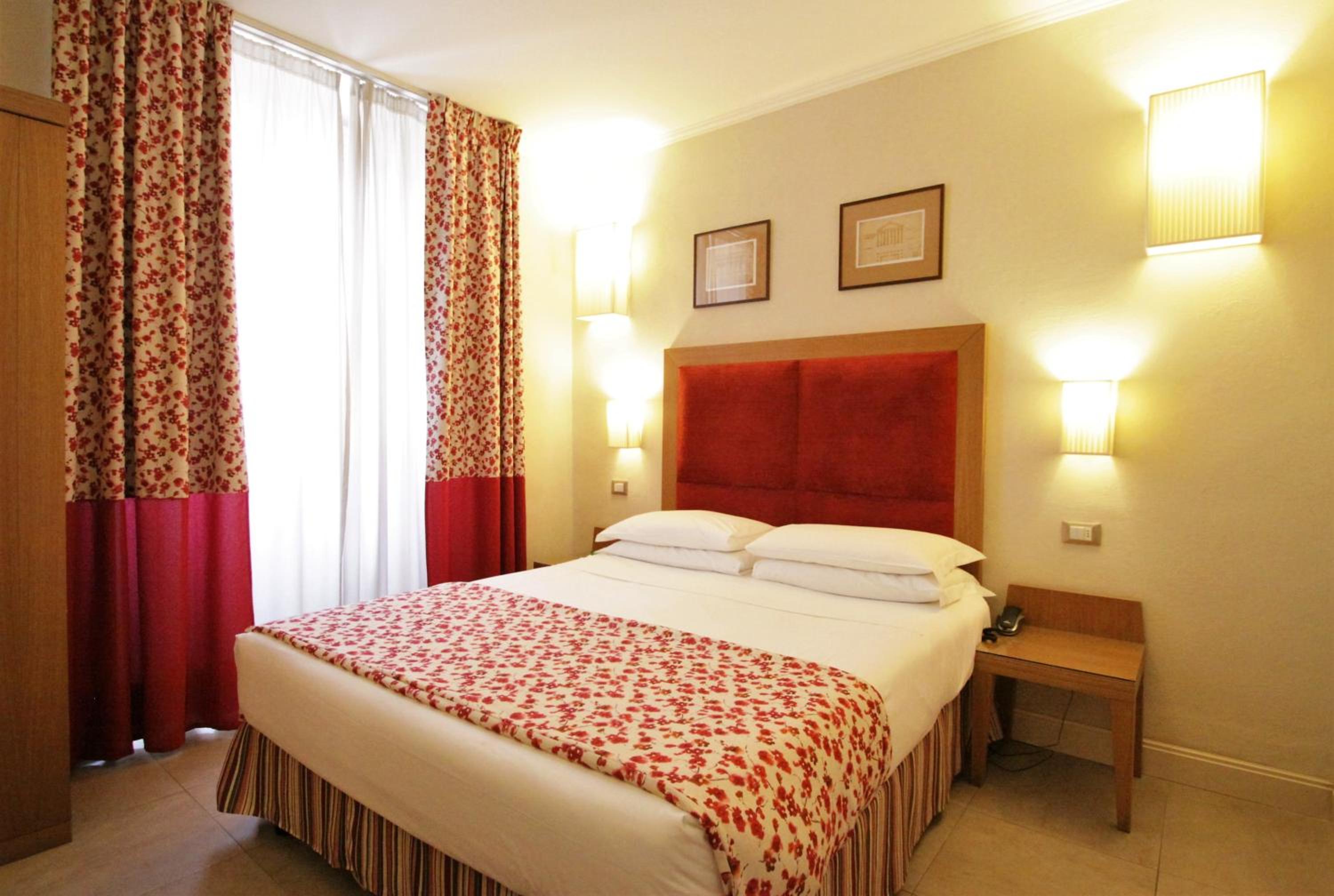 Economy Double Room photo 2