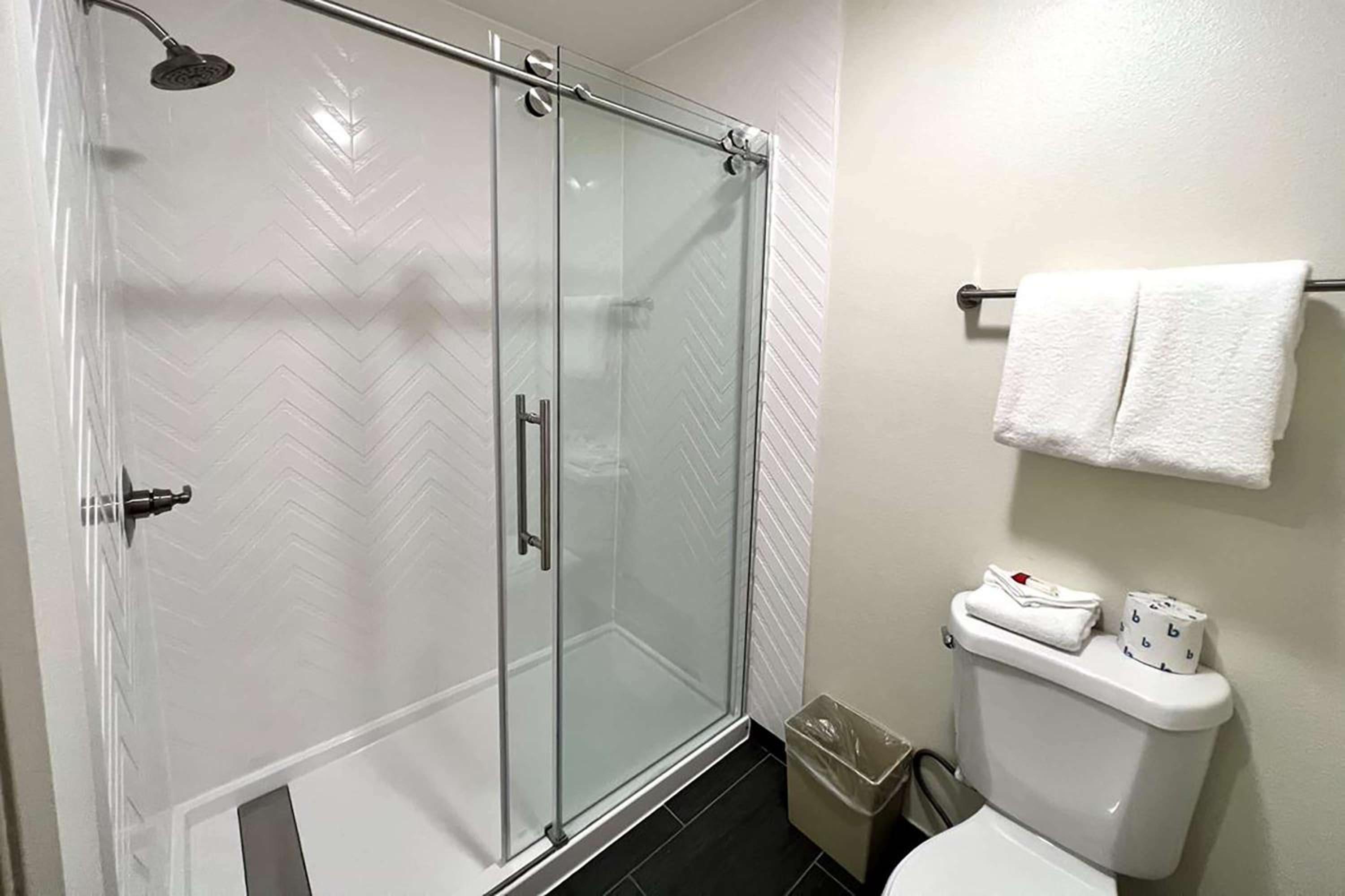 King Room - Non-Smoking - Photo 4