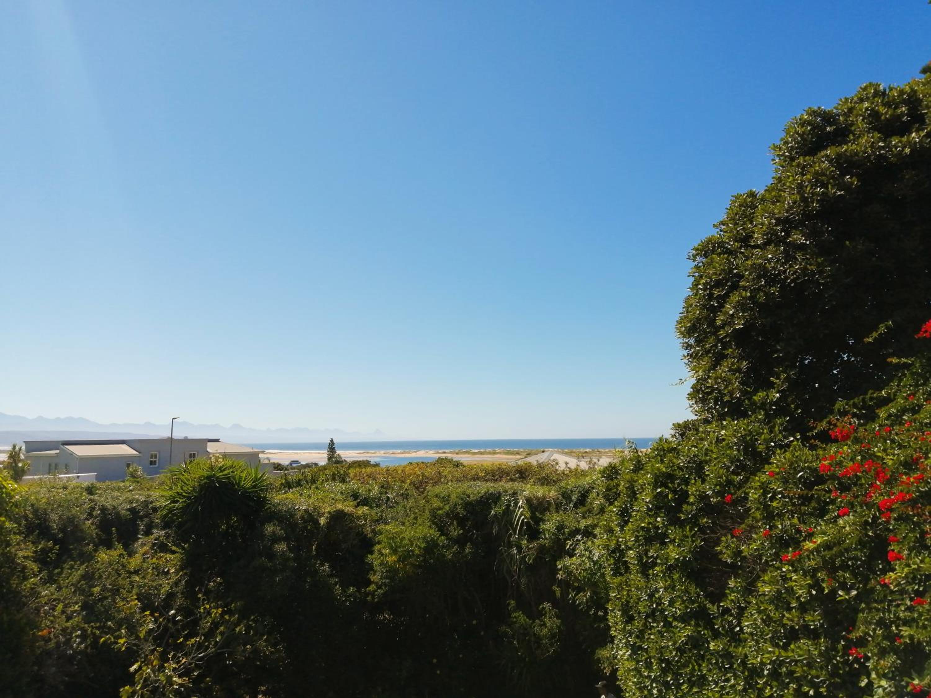 Double Room with Balcony and Sea View - Photo 4
