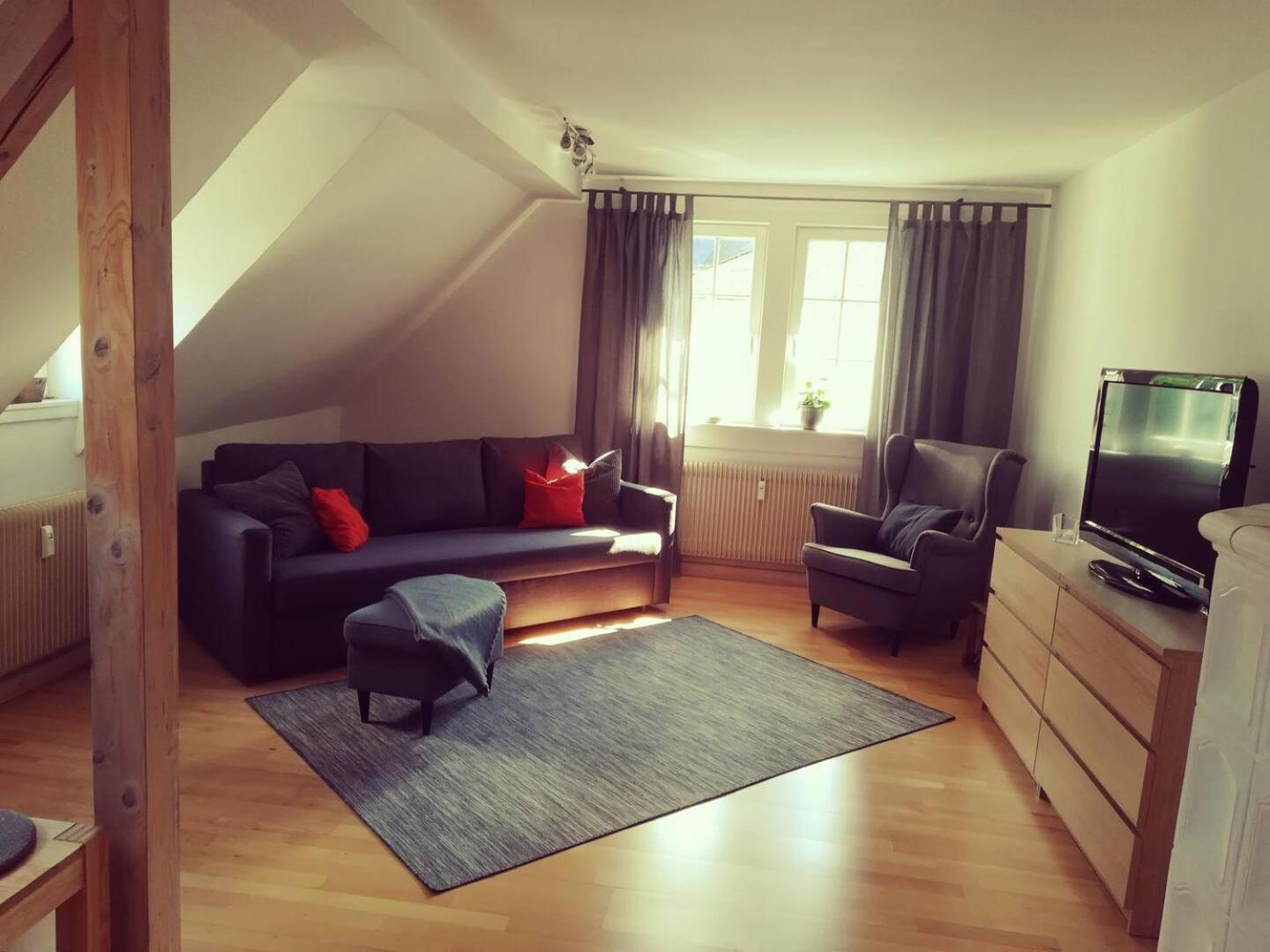 One-Bedroom Apartment - Photo 1