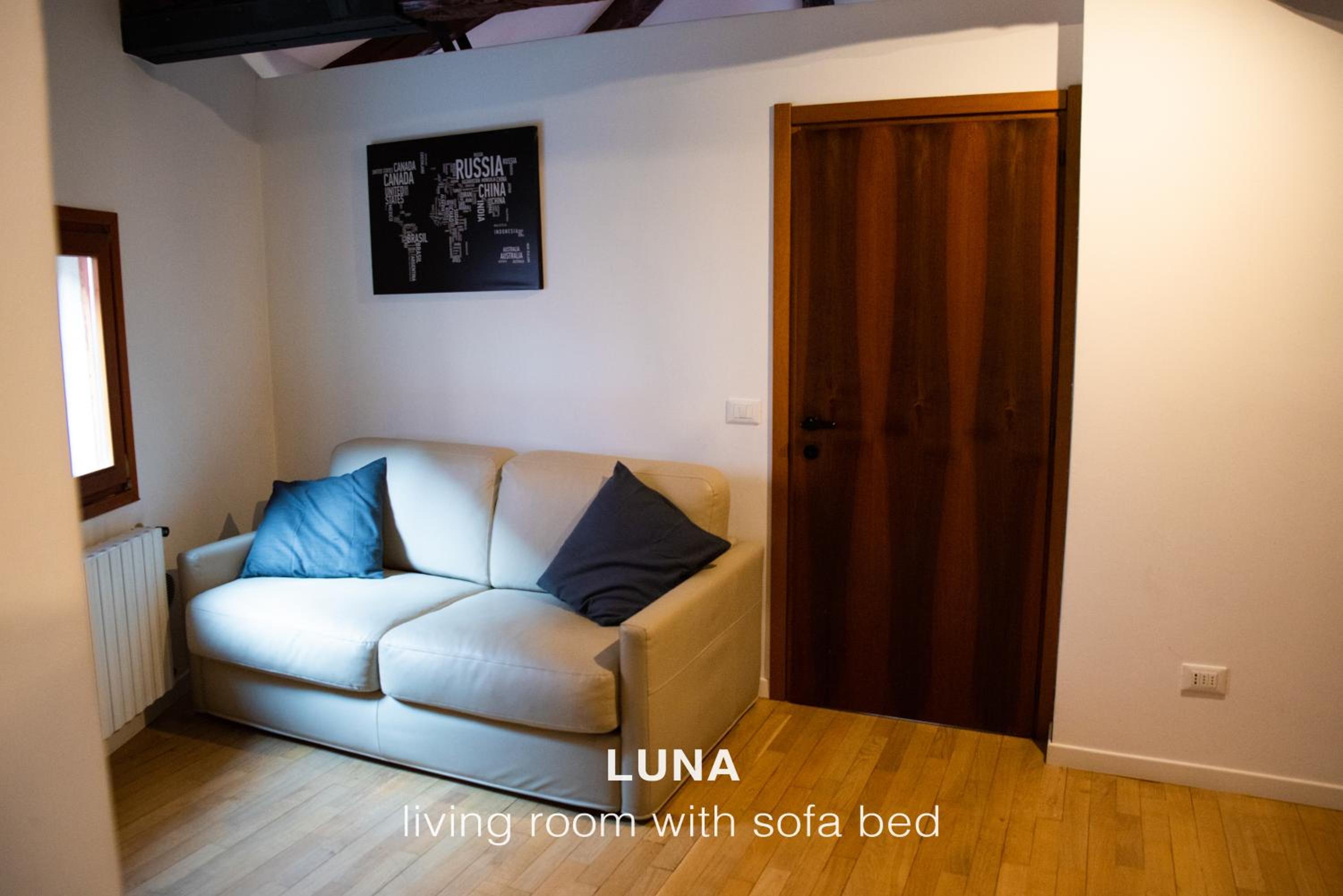 One-Bedroom Apartment photo 3