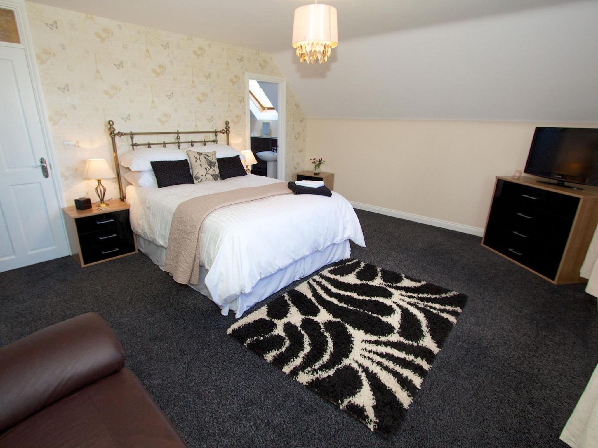 Deluxe Double Room With Shower photo 3