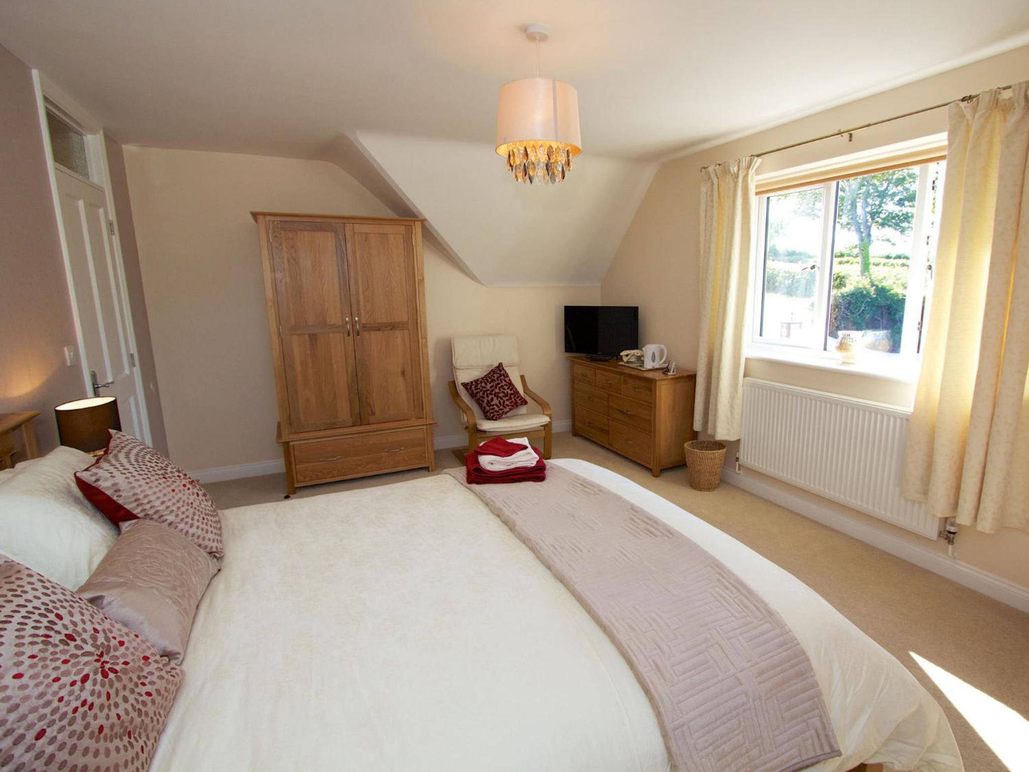 Deluxe Double Room With Bath And Shower photo 2
