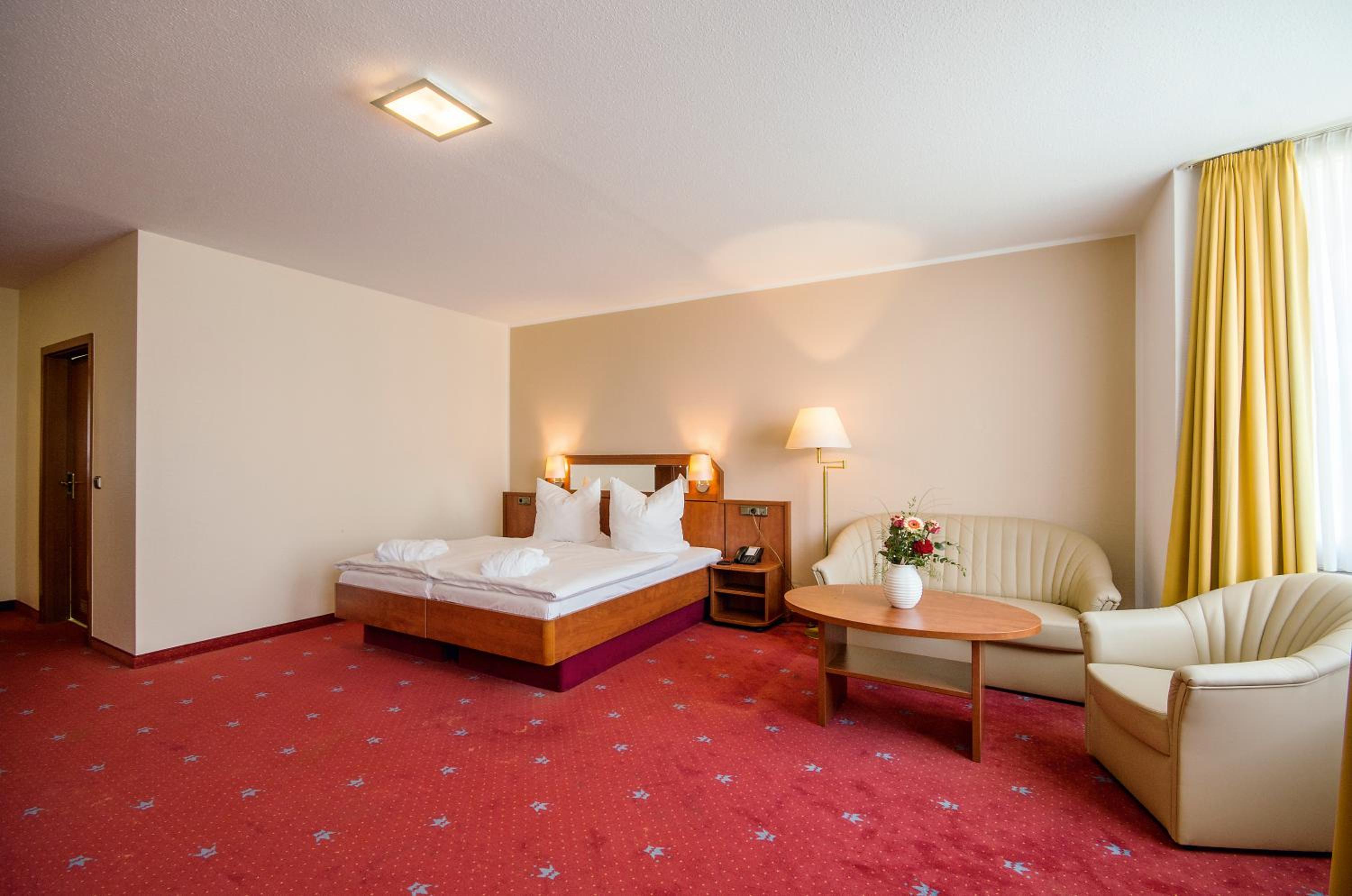 One-Bedroom Apartment - Photo 1