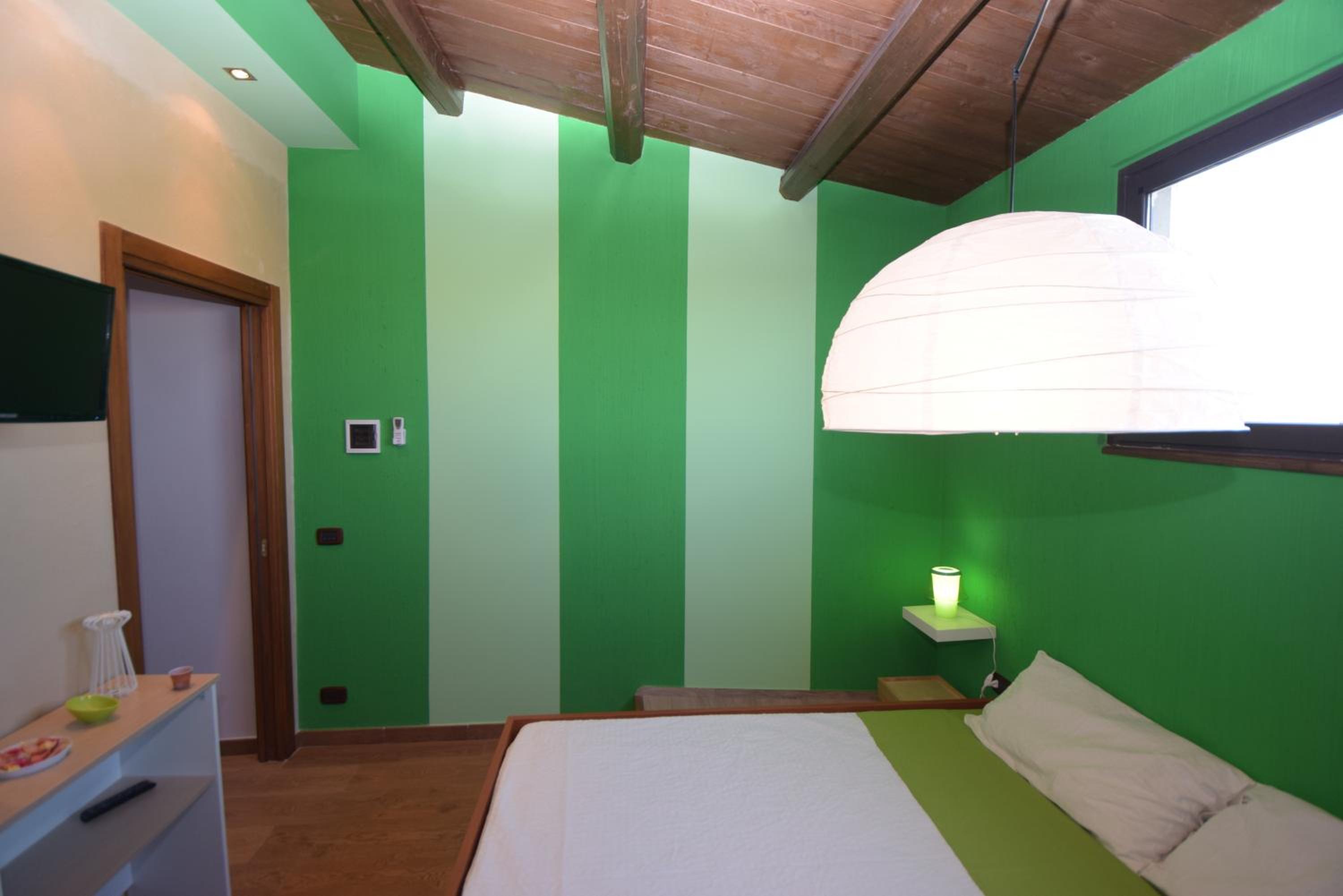 Double Room - Photo 13