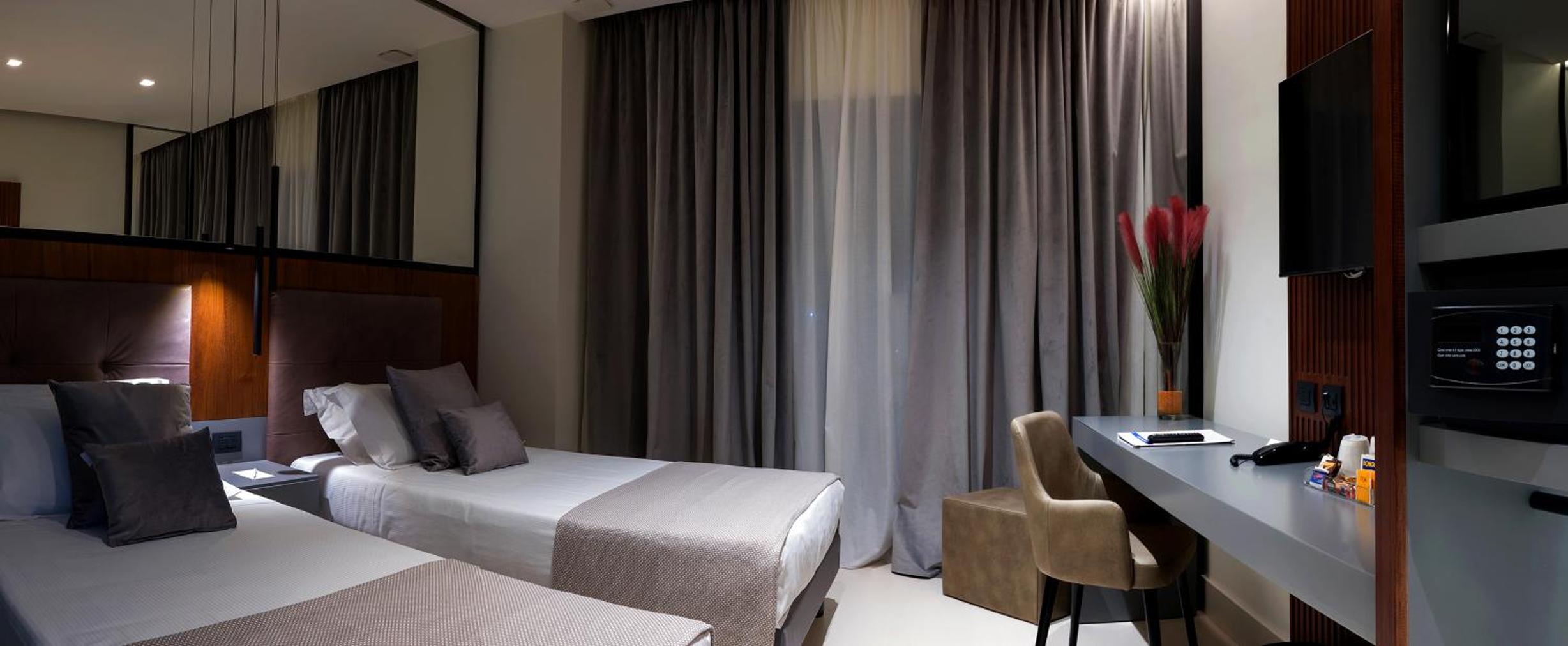 Standard Twin Room - Photo 5