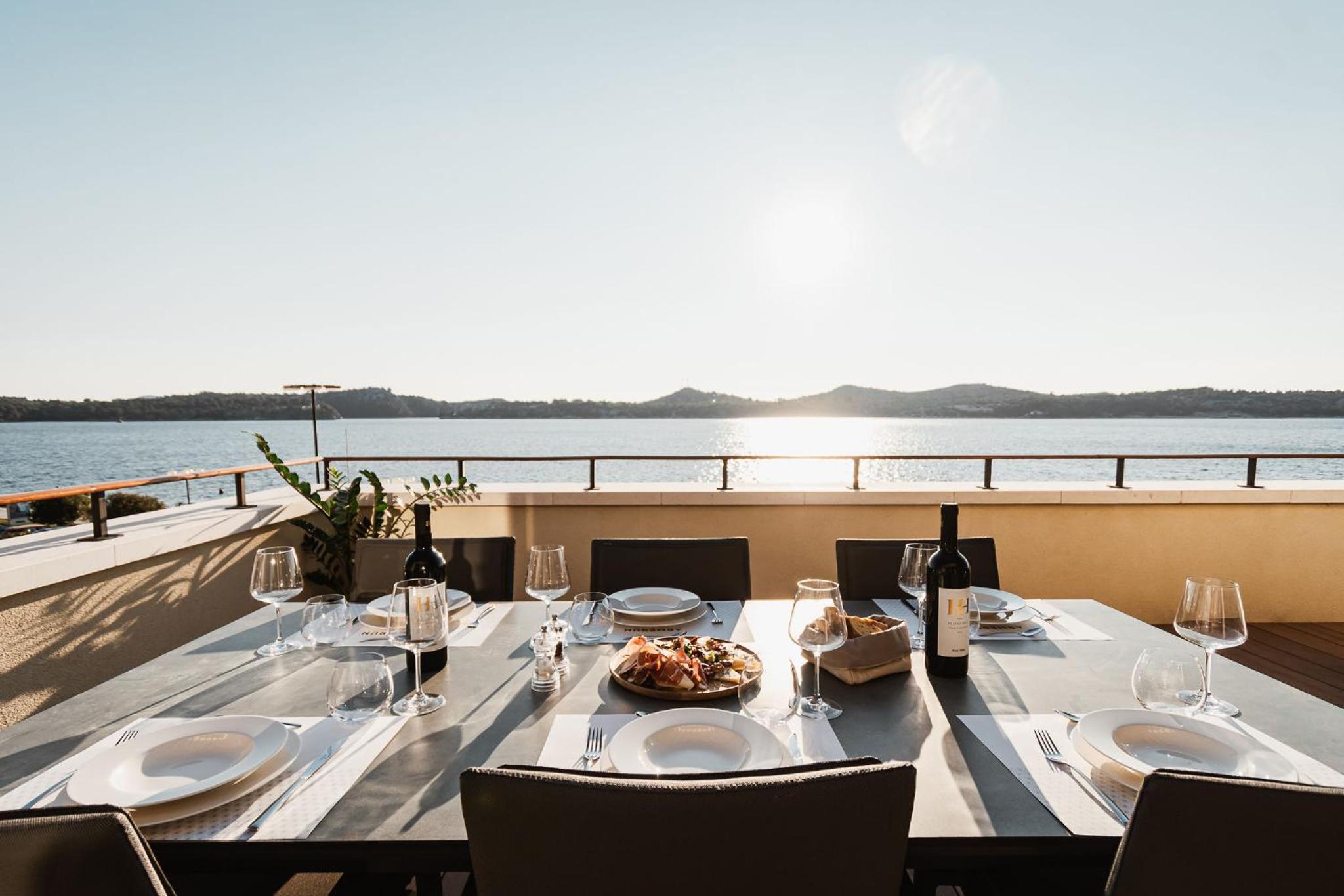 Luxury Three-Bedroom Apartment with Terrace and Sauna - Photo 3