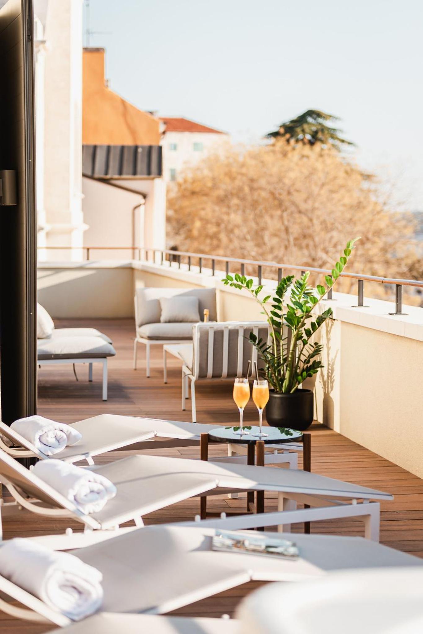 Luxury Three-Bedroom Apartment with Terrace and Sauna - Photo 4