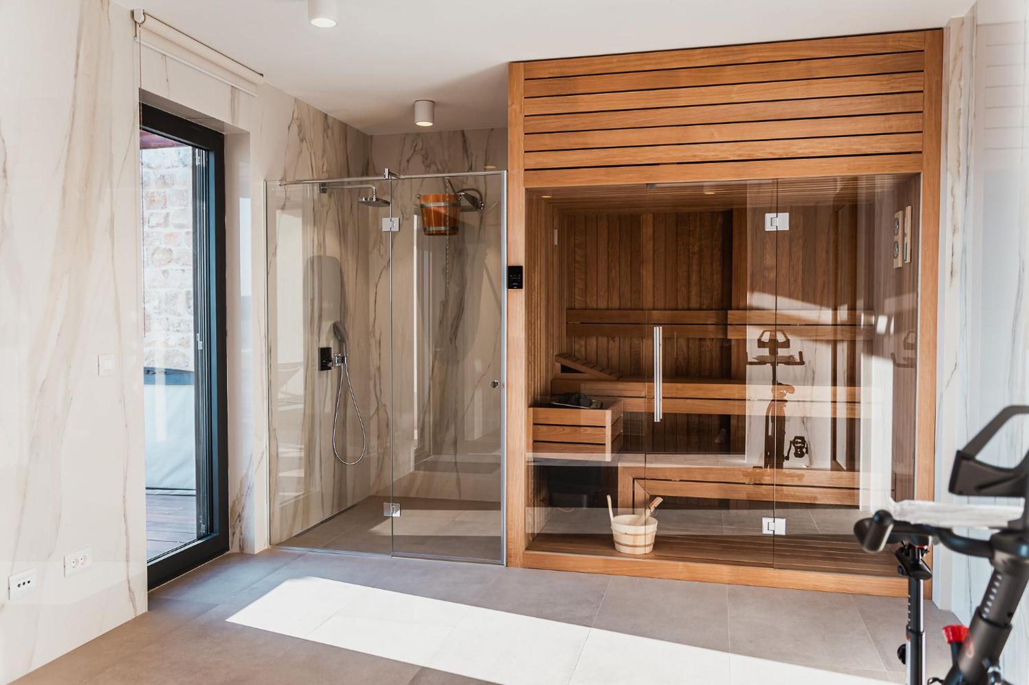 Luxury Three-Bedroom Apartment with Terrace and Sauna - Photo 31