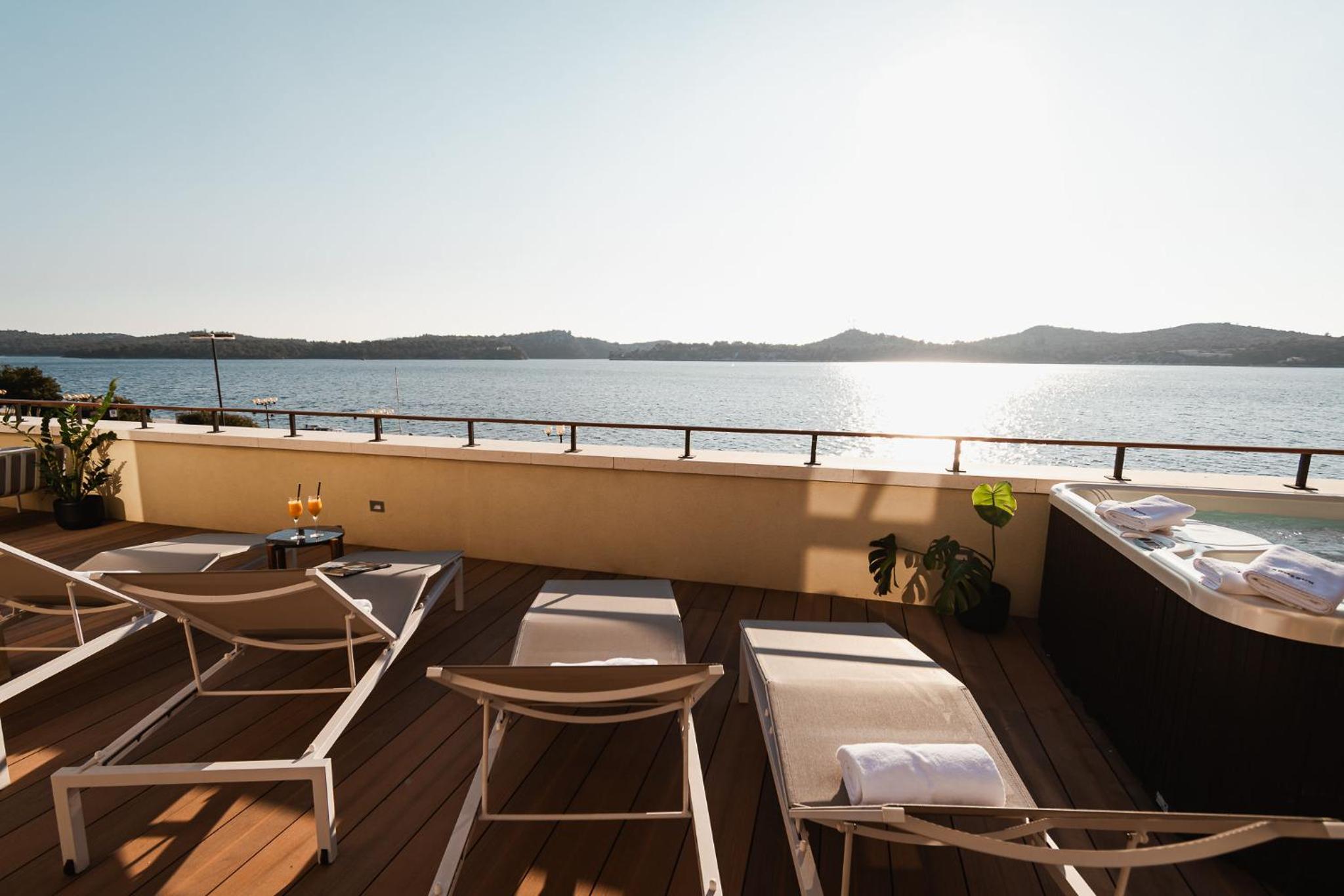 Luxury Three-Bedroom Apartment with Terrace and Sauna - Photo 19