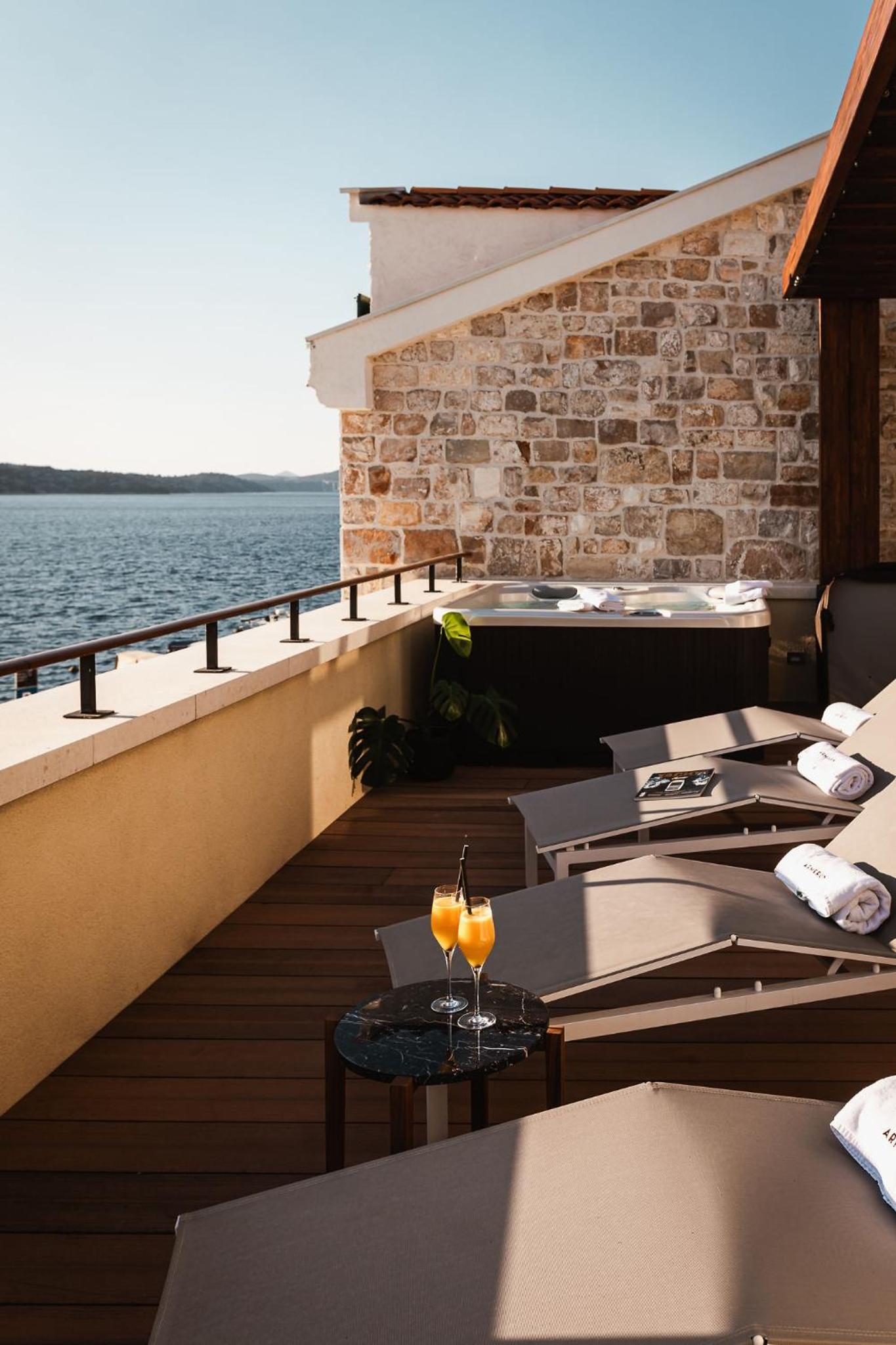 Luxury Three-Bedroom Apartment with Terrace and Sauna - Photo 30