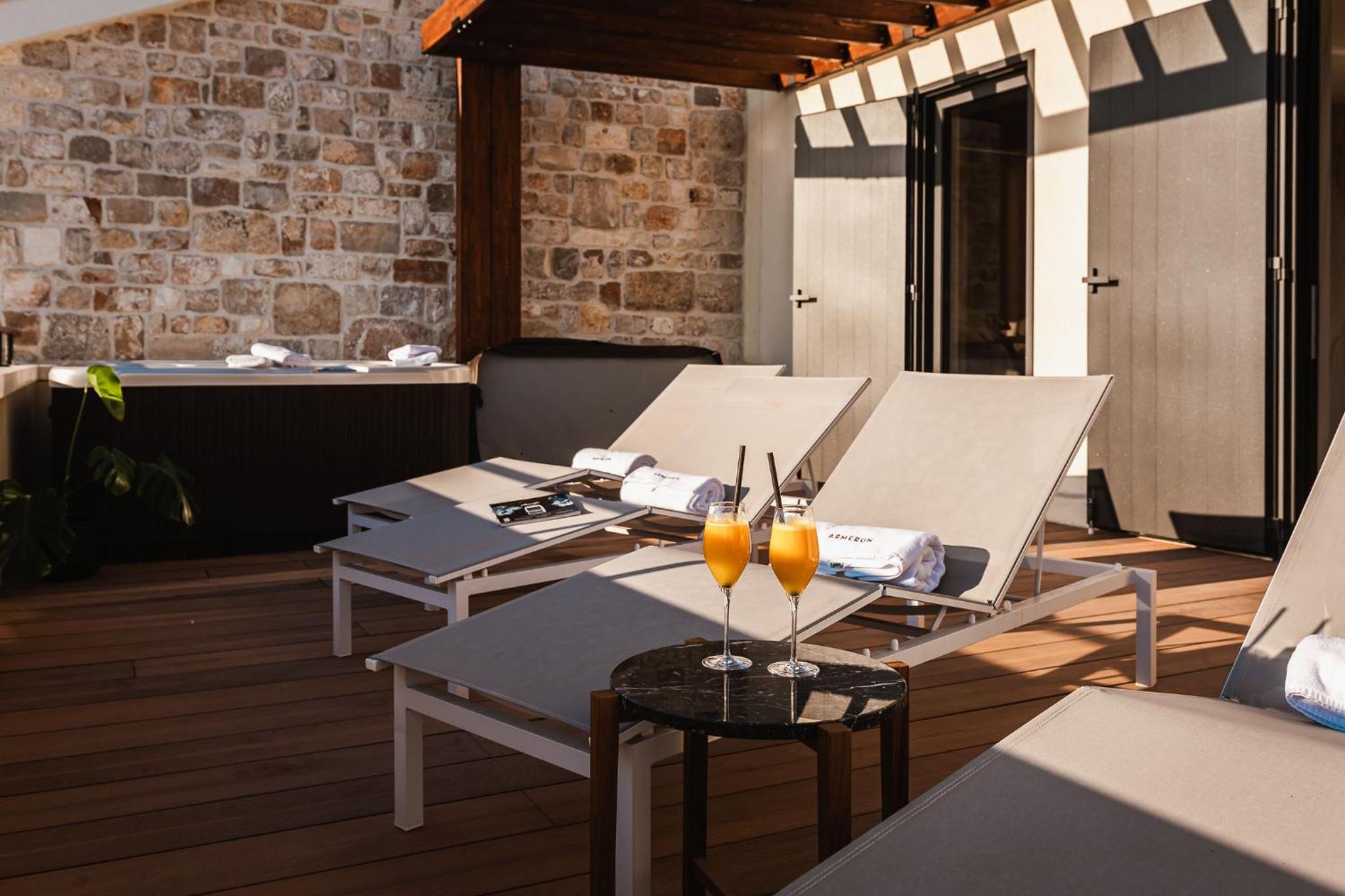 Luxury Three-Bedroom Apartment with Terrace and Sauna - Photo 21