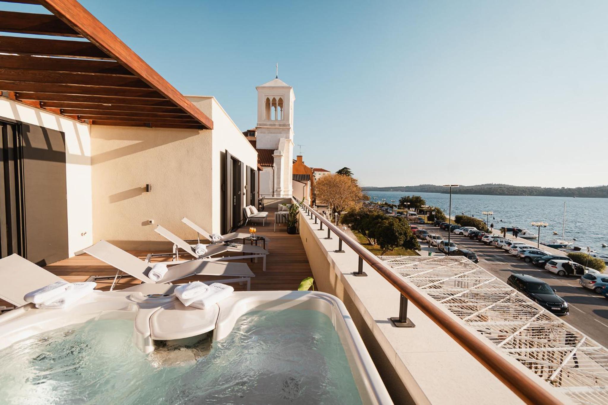 Luxury Three-Bedroom Apartment with Terrace and Sauna - Photo 13