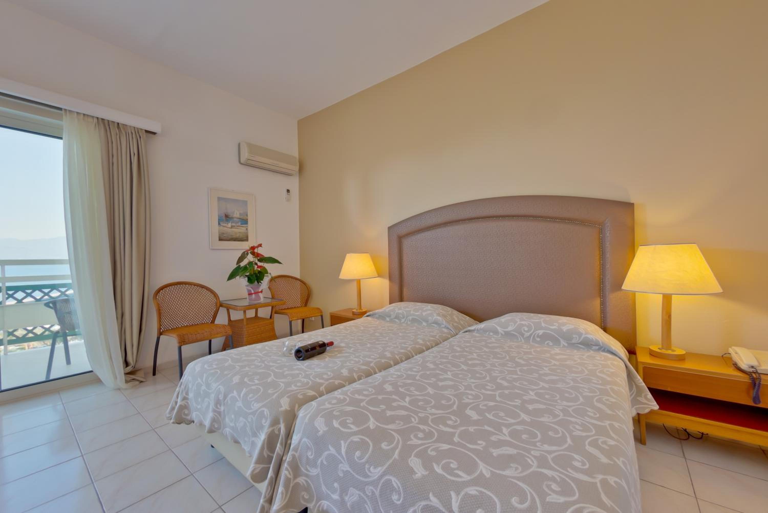 Superior Double or Twin Room with Sea View photo 2