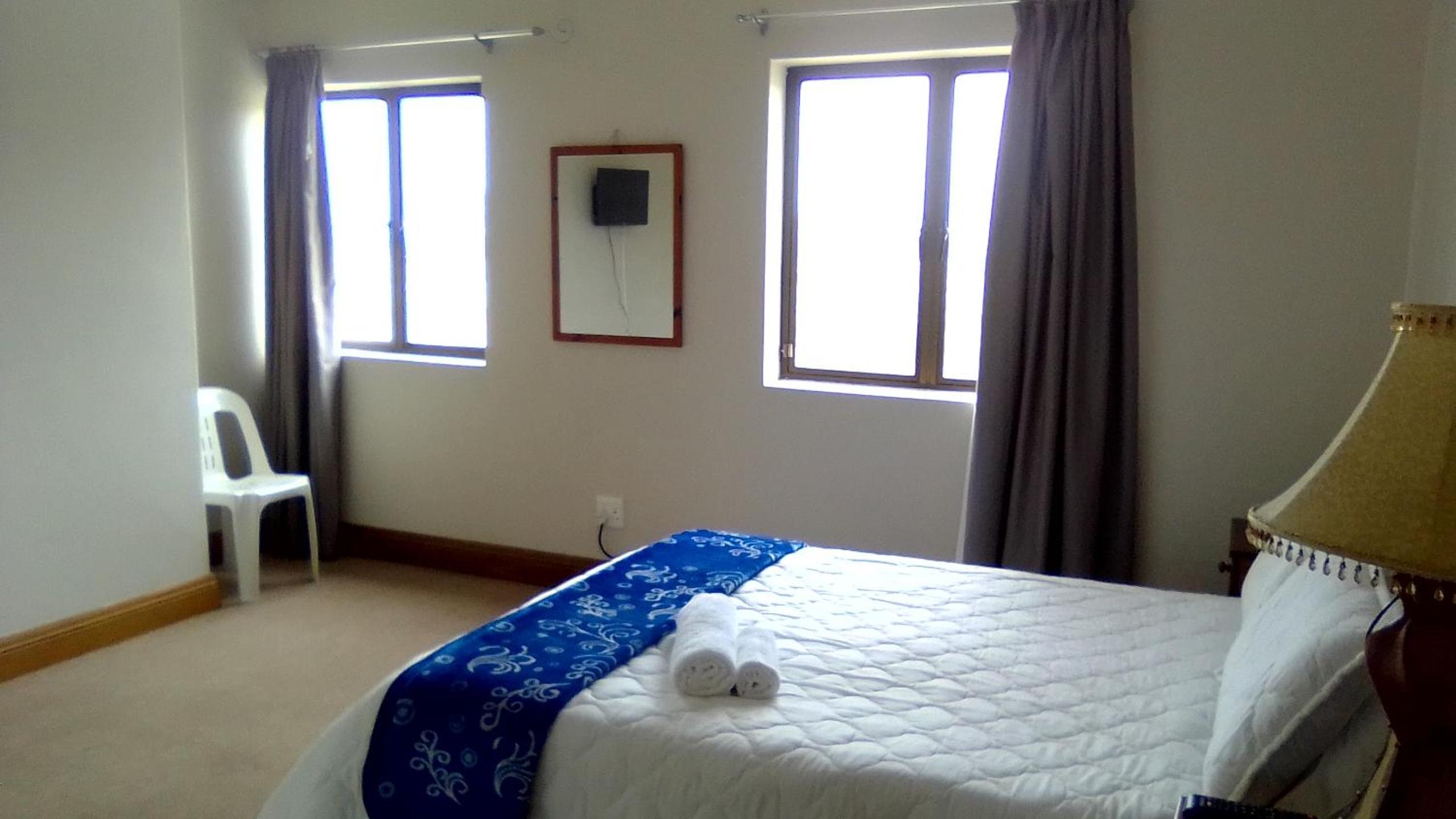 Budget Double Room - Photo 4