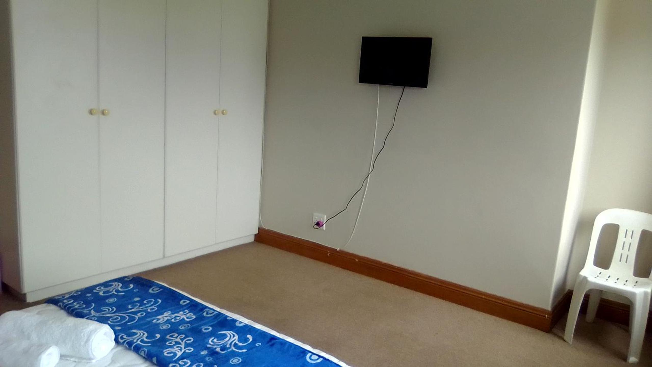 Budget Double Room - Photo 2
