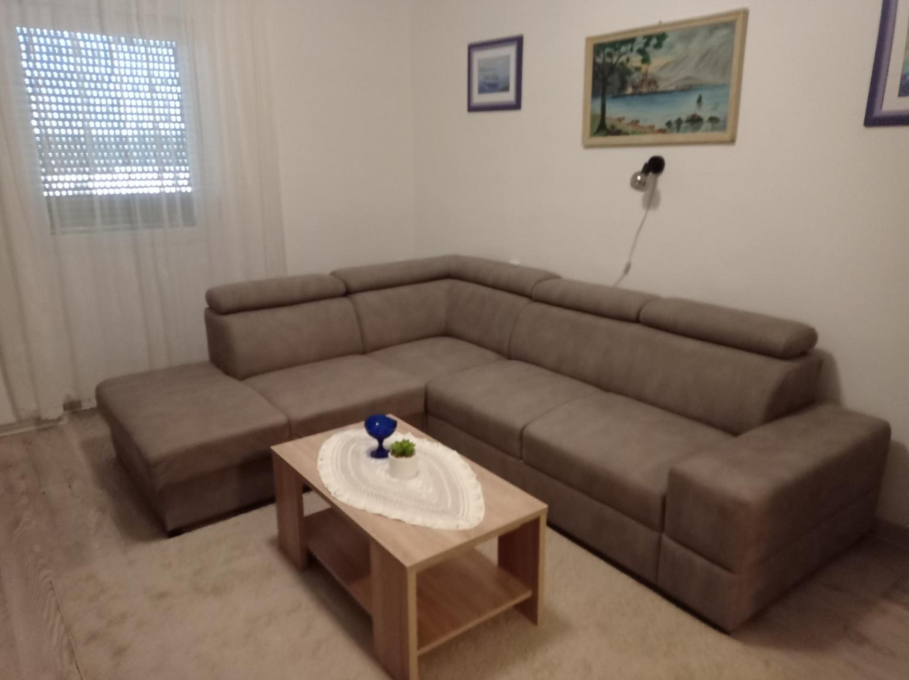 One-Bedroom Apartment - Photo 9