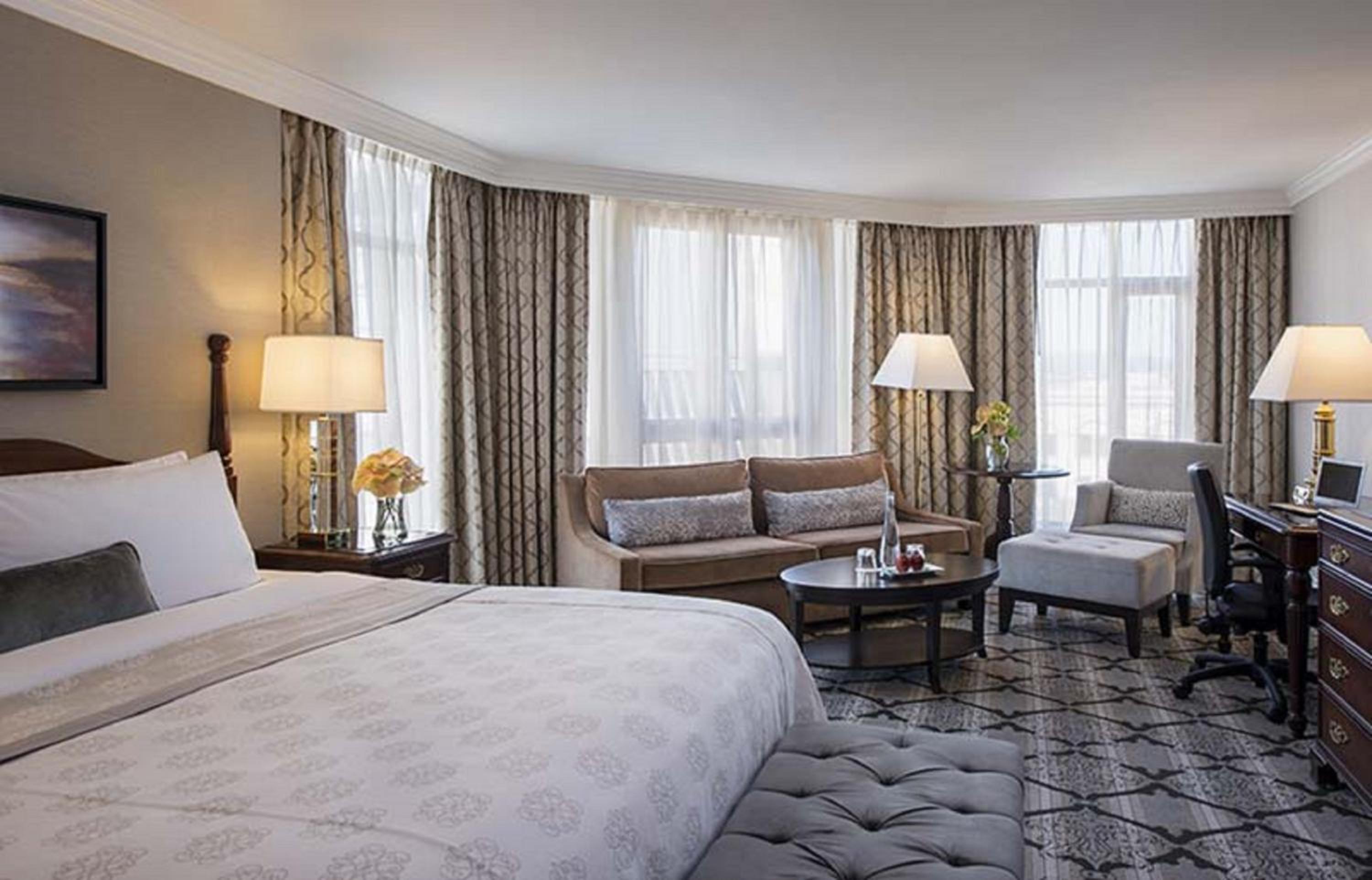 Signature Corner Room photo 2
